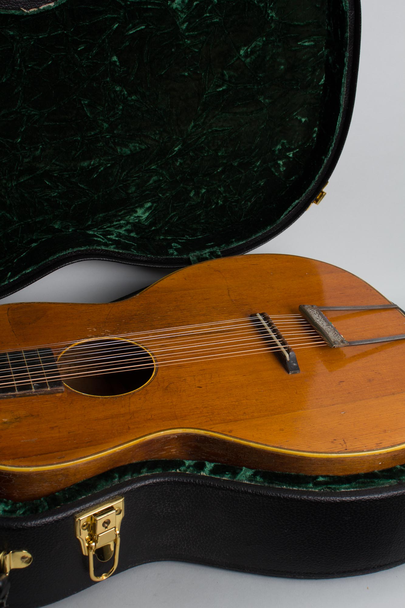 Regal Model 2060 12 String Flat Top Acoustic Guitar (1940s)