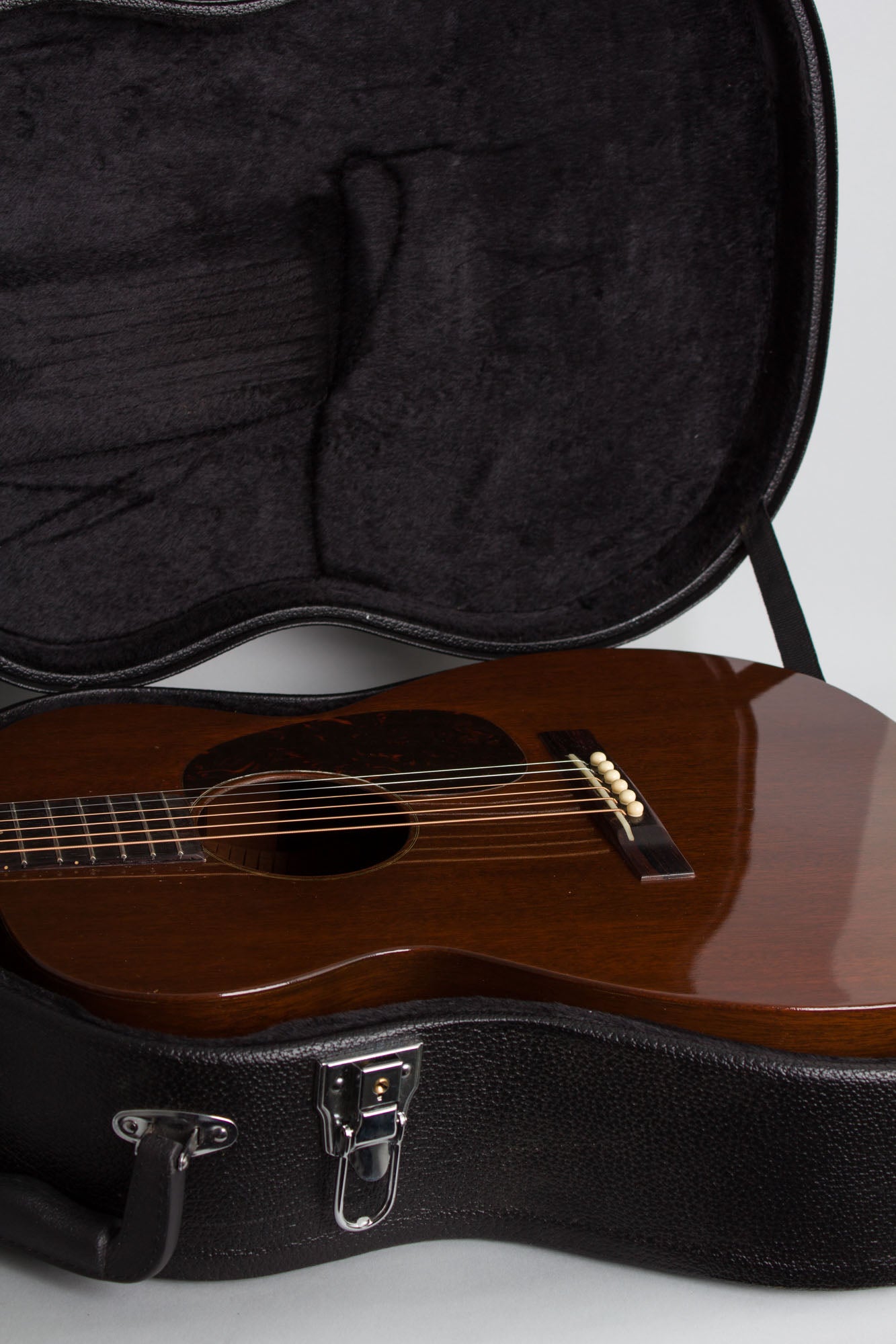 C. F. Martin 00-17 Flat Top Acoustic Guitar (1942)