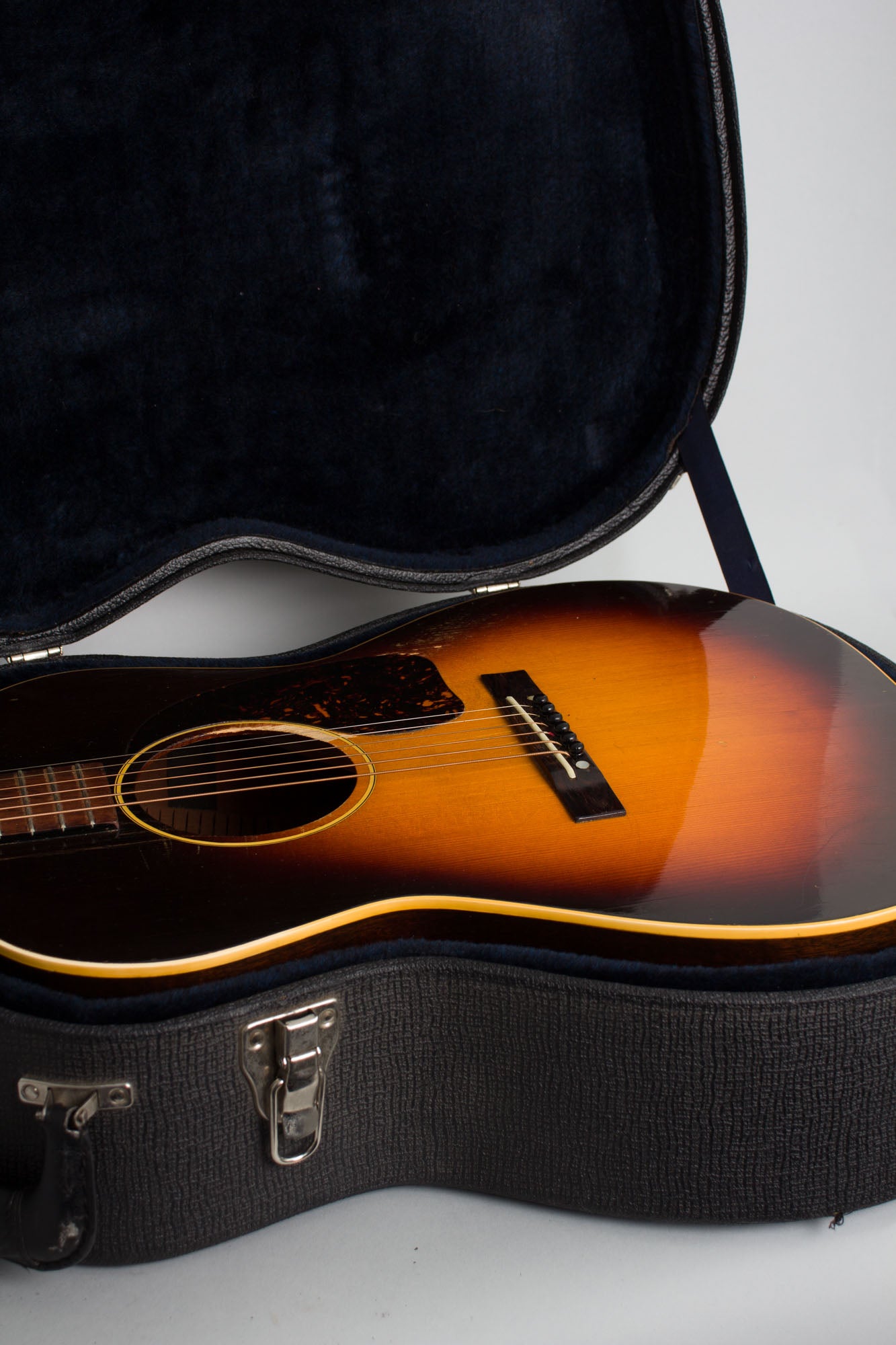 Gibson LG-2 Flat Top Acoustic Guitar (1946-7)