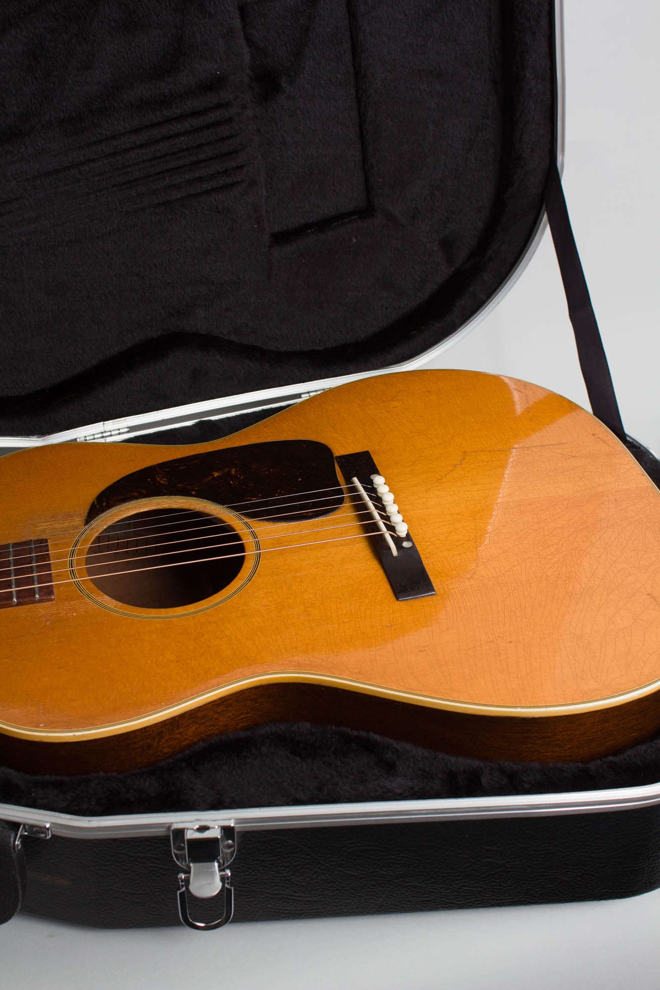 Gibson LG-3 Flat Top Acoustic Guitar (1942)