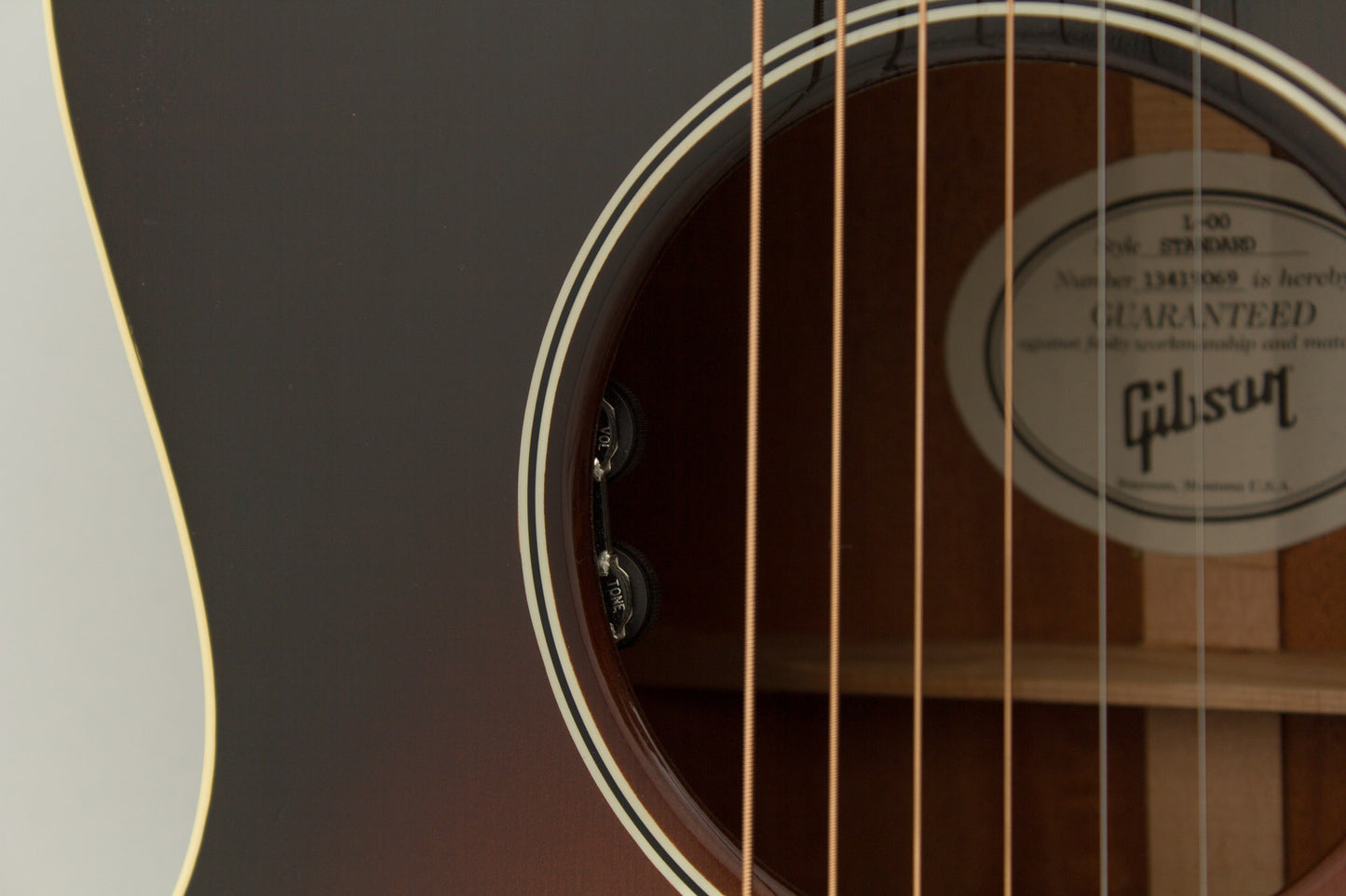 Gibson L-00 Flat Top Acoustic Guitar (2019)