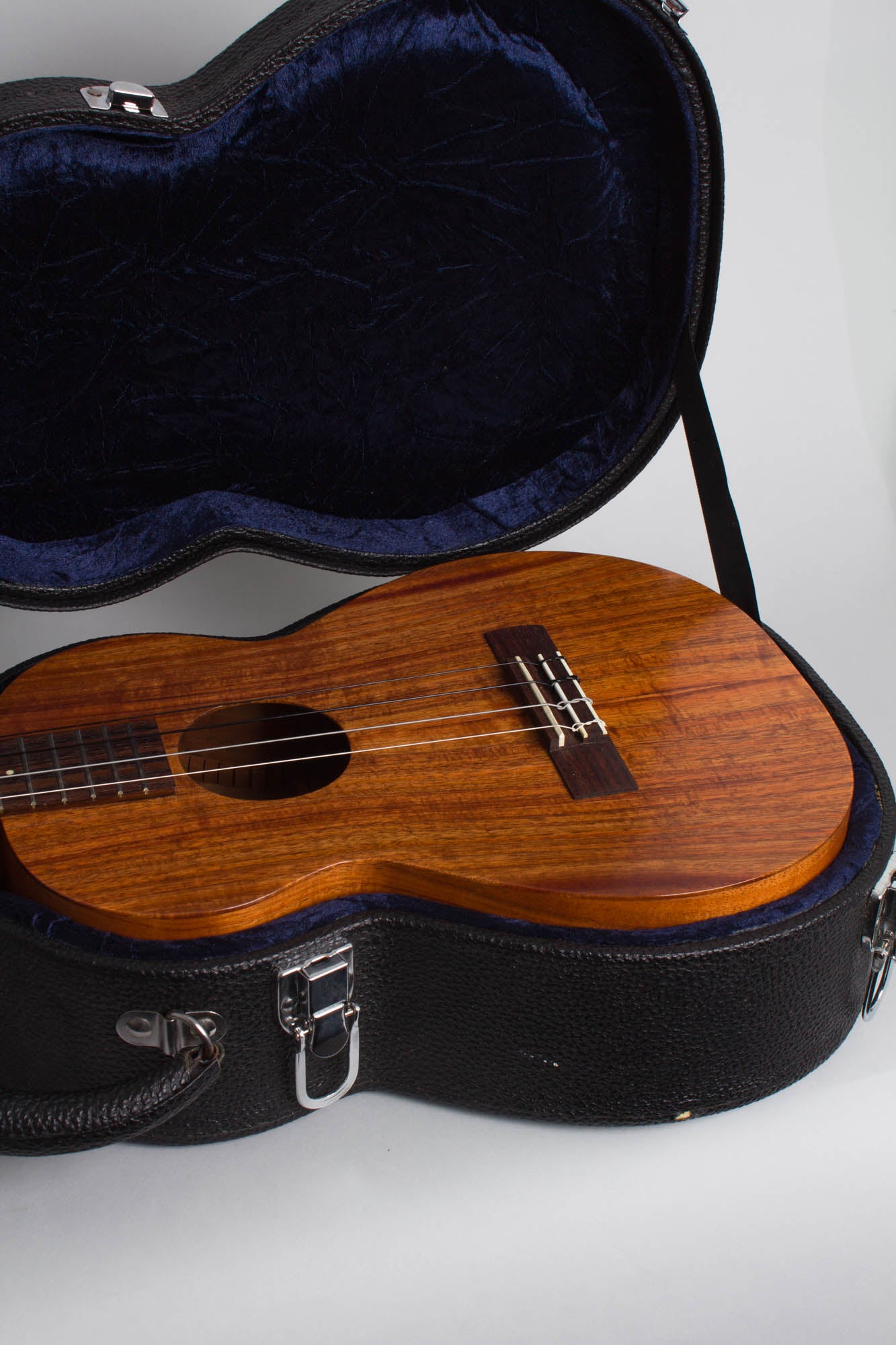 Kamaka HF-4 Baritone Ukulele (2015)