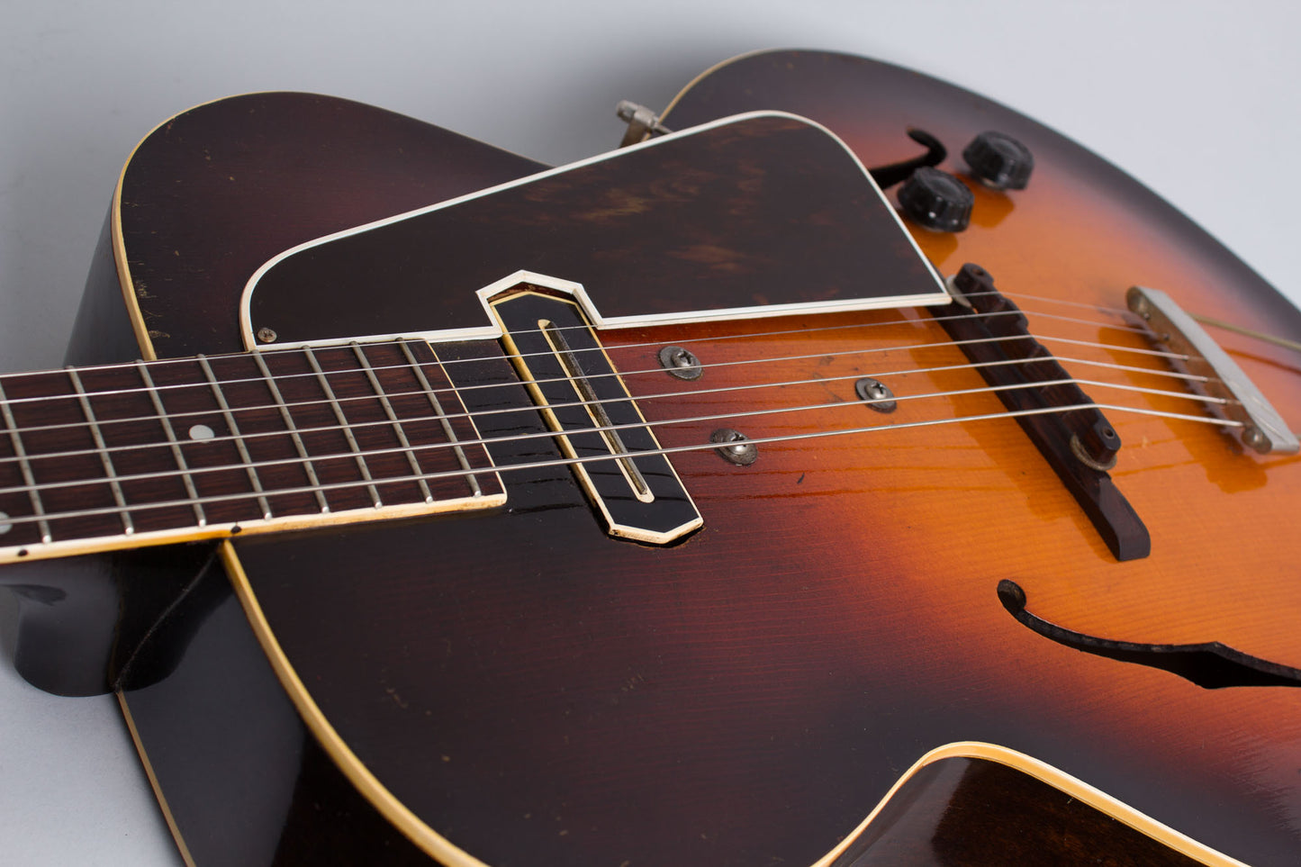 Gibson ES-150 Arch Top Hollow Body Electric Guitar (1940)