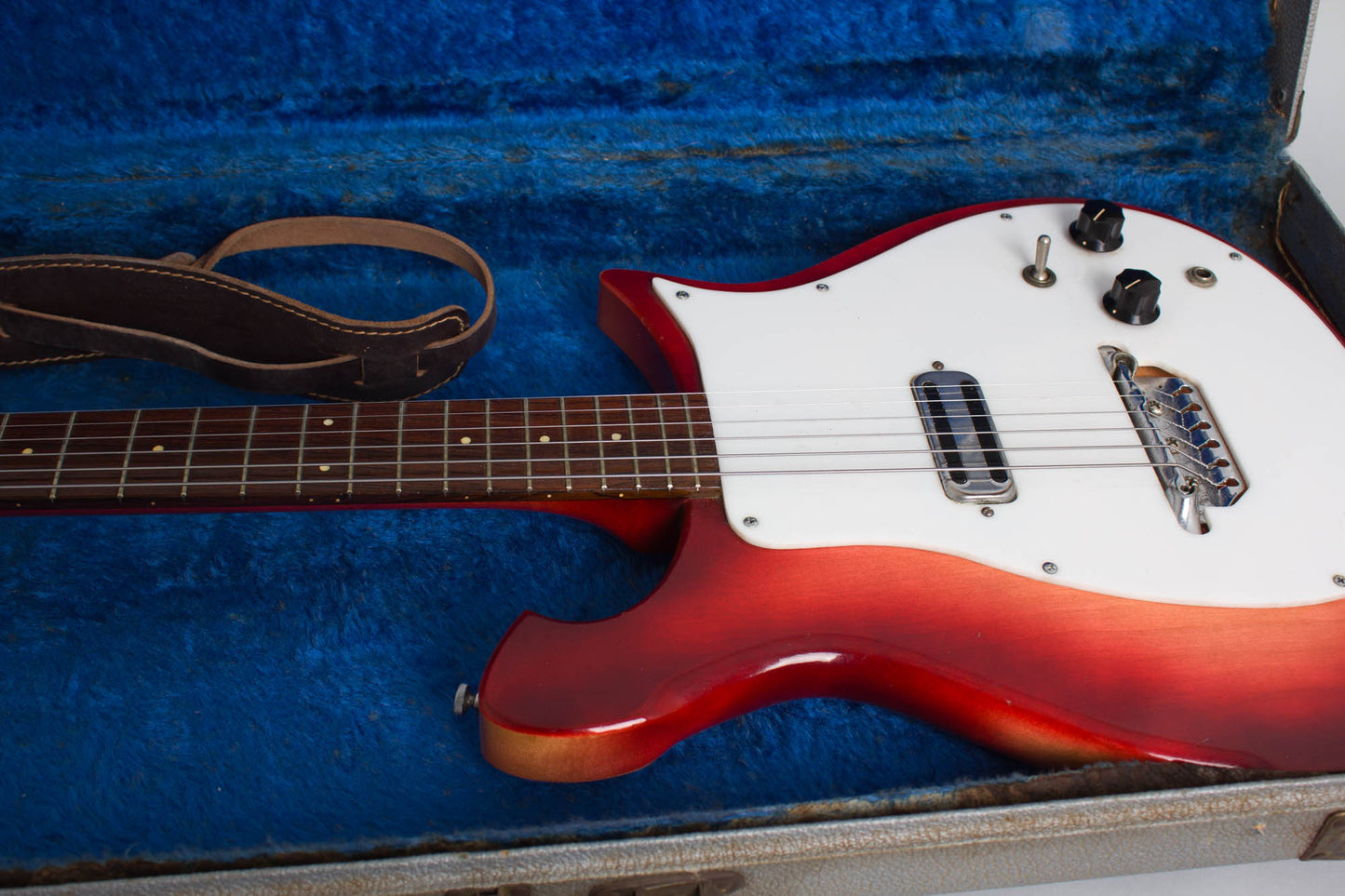 Rickenbacker Model 425 Solid Body Electric Guitar (1963)