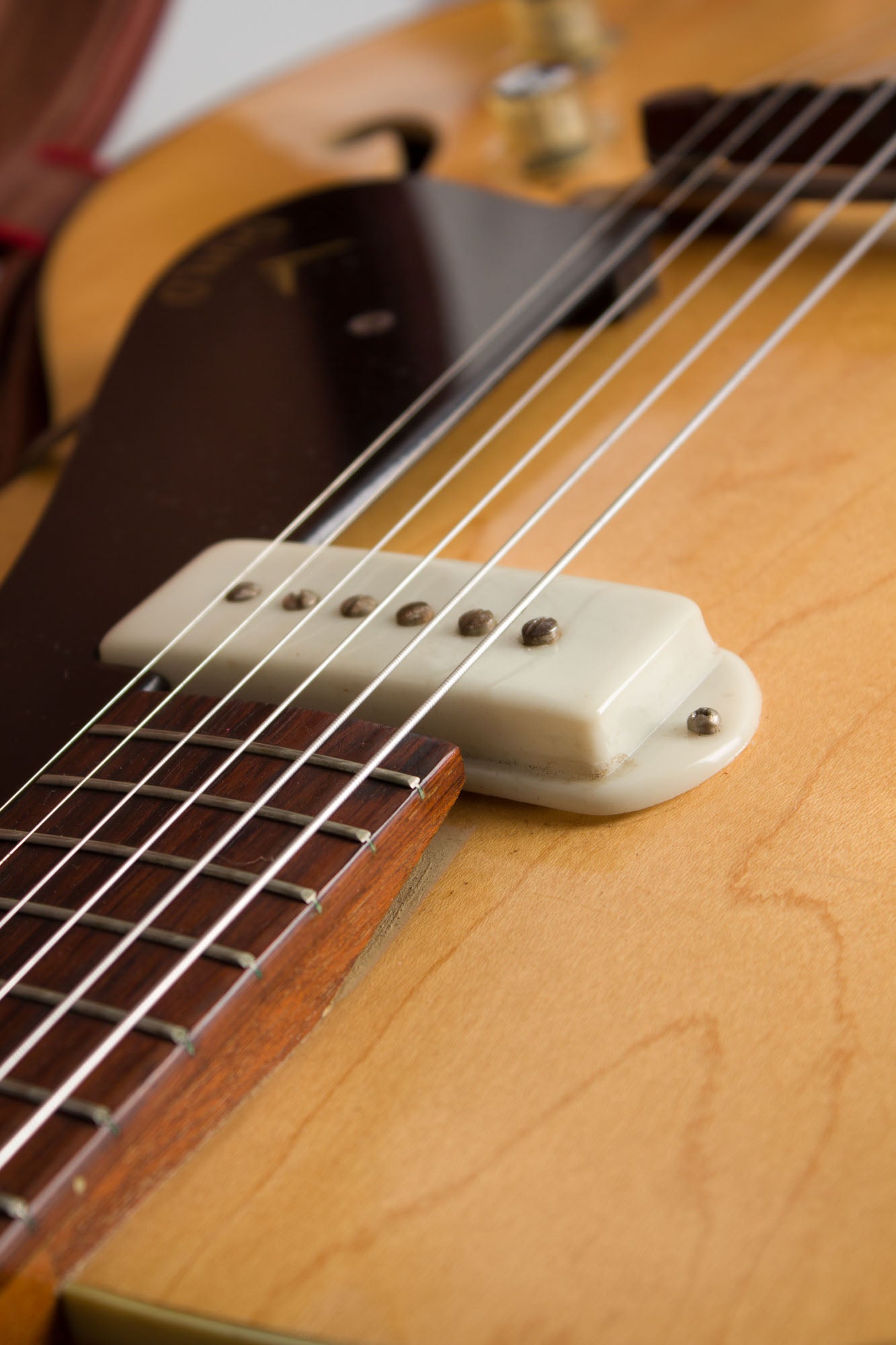 Guild X-50-B Arch Top Hollow Body Electric Guitar (1963) – RetroFret