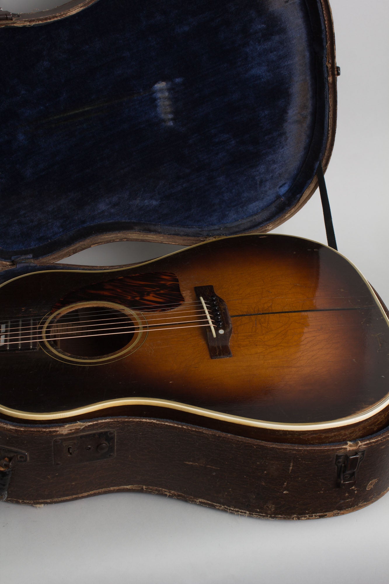 Gibson SJ Southern Jumbo Flat Top Acoustic Guitar (1943)