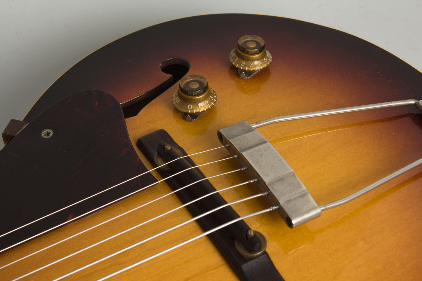 Gibson ES-125T 3/4 Thinline Hollow Body Electric Guitar (1957)