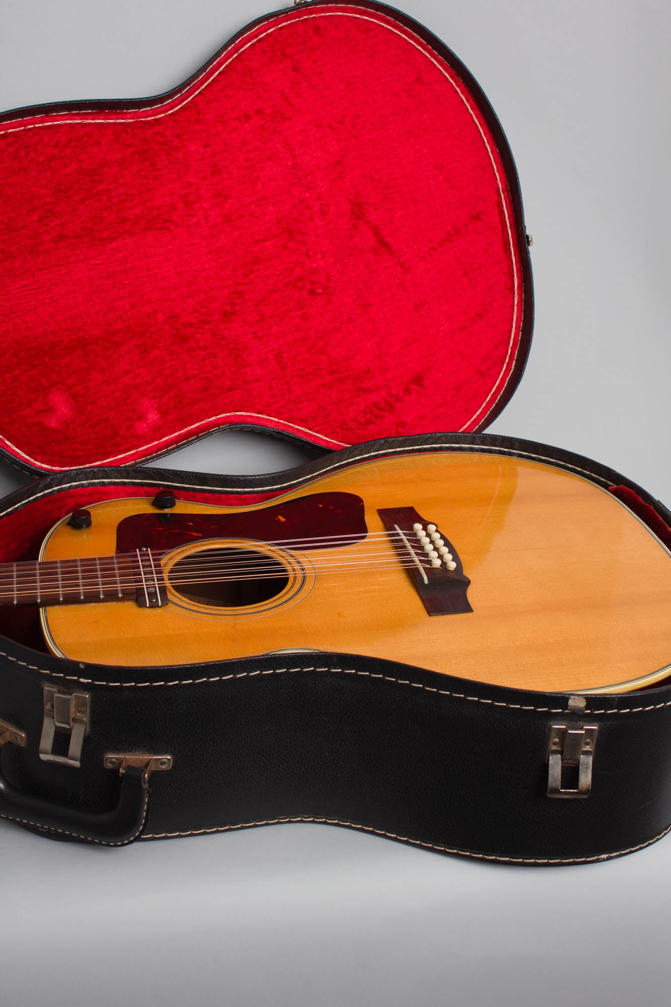 Guild F-212E 12 String Flat Top Acoustic-Electric Guitar (1967)