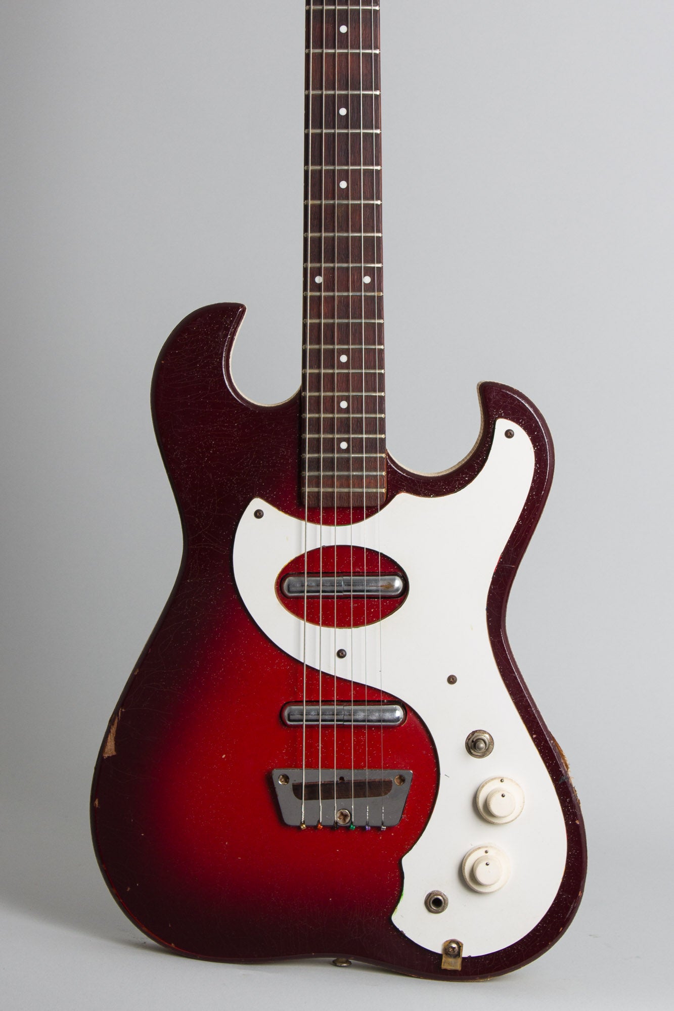 Danelectro Silvertone Model 1457 Amp-In-Case Semi-Hollow Body Electric Guitar (1965)