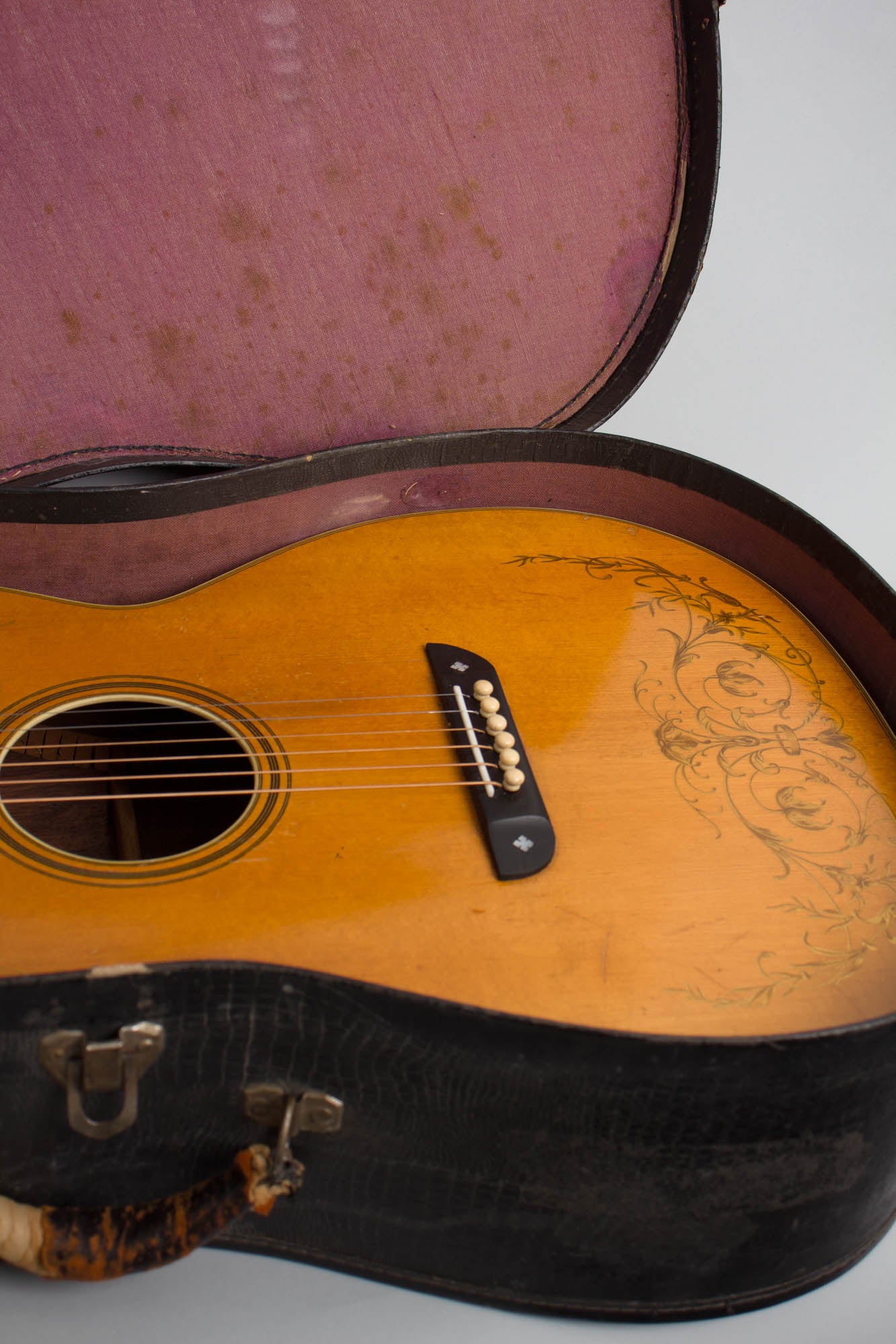 Washburn Model 5238 Deluxe Flat Top Acoustic Guitar (1932)