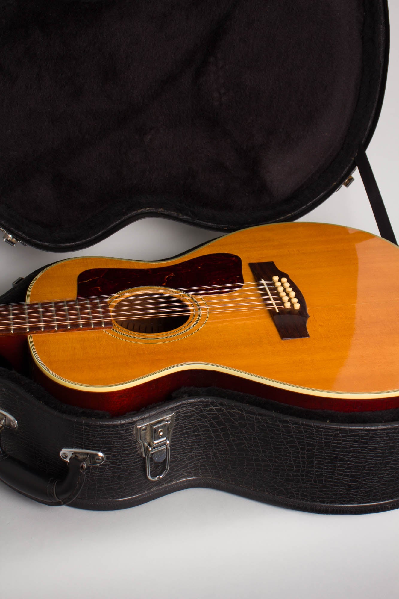 Guild F-212 12 String Flat Top Acoustic Guitar (1970)