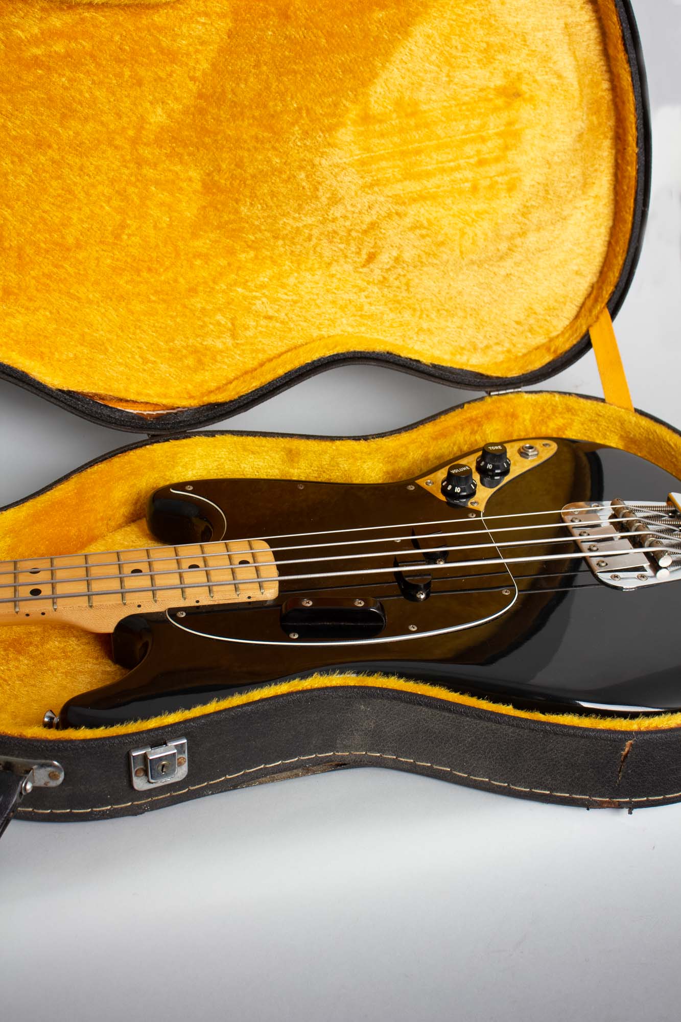 Fender Mustang Solid Body Electric Bass Guitar (1977)