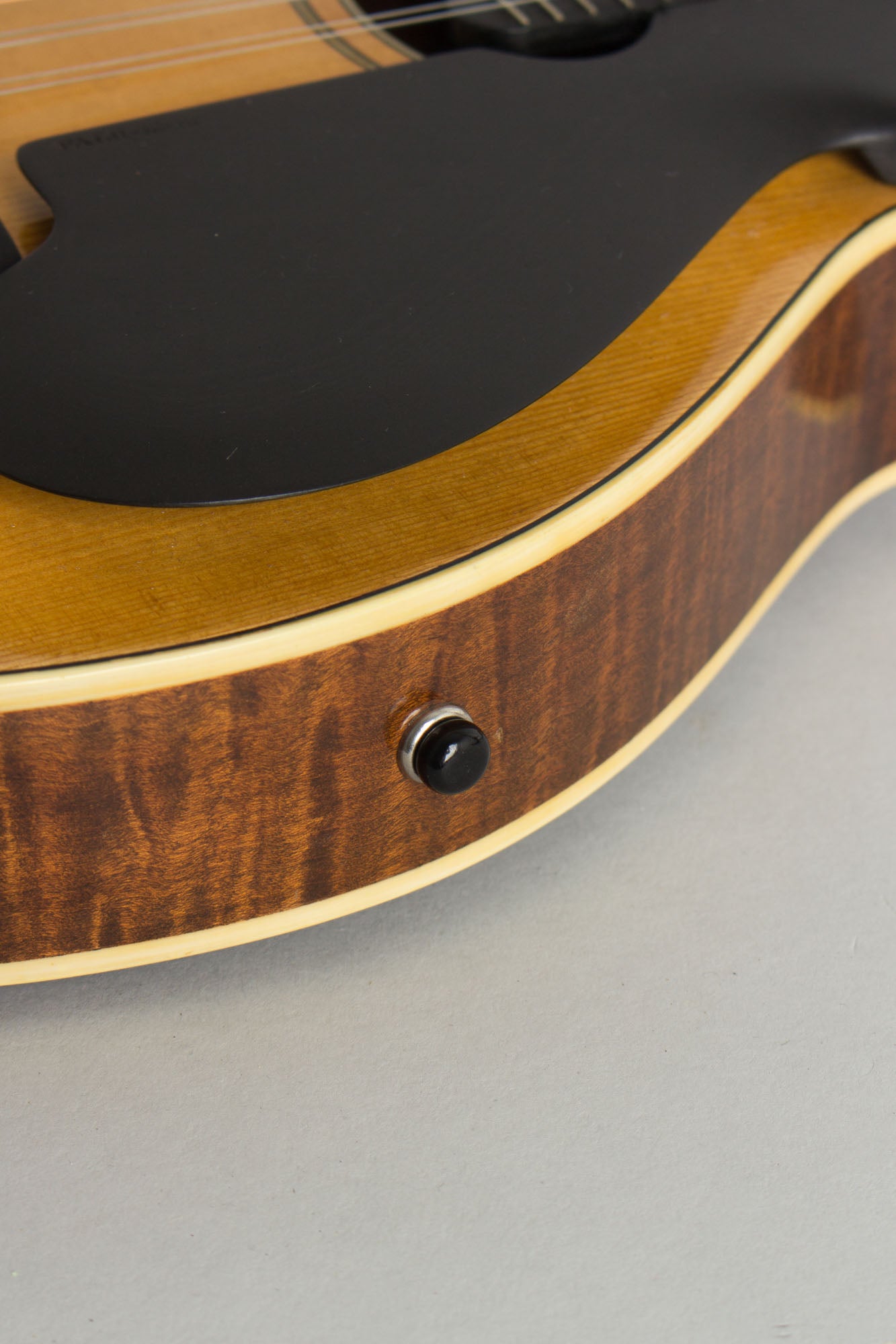 Lyon & Healy Style B Carved Top Mandolin (1919)