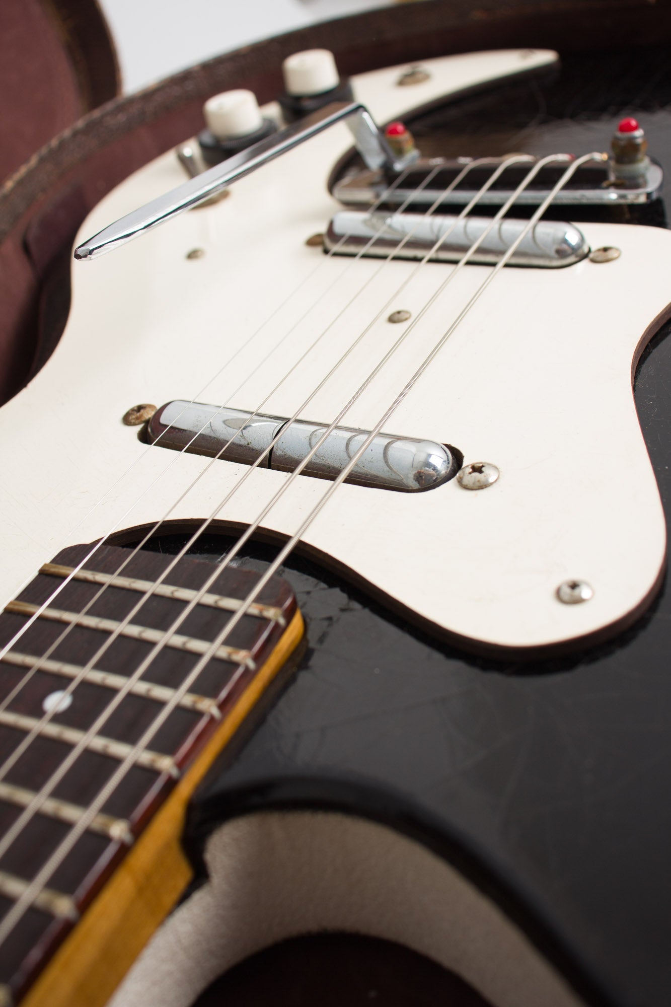 Danelectro Model 4021 Hand Vibrato Semi-Hollow Body Electric Guitar