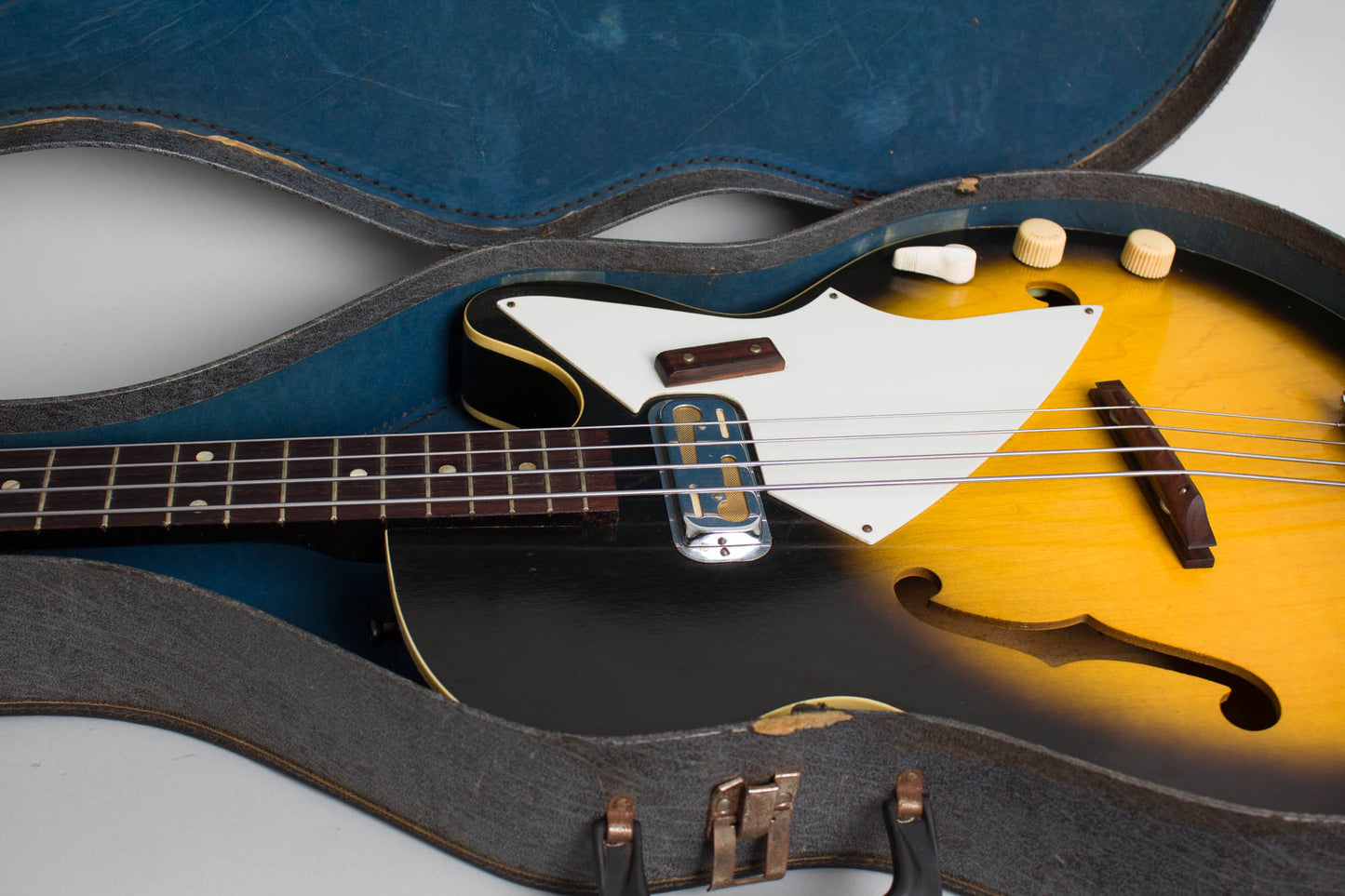 Harmony H-22 Electric Bass Guitar (1966)