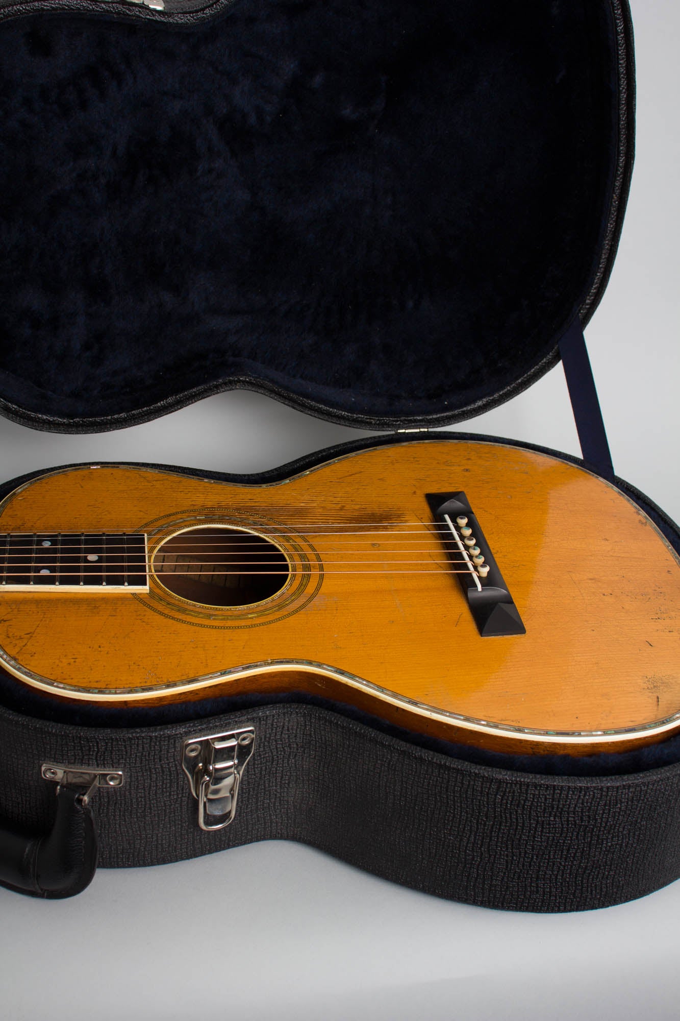 Soverign Concert size Flat Top Acoustic Guitar (1920s)