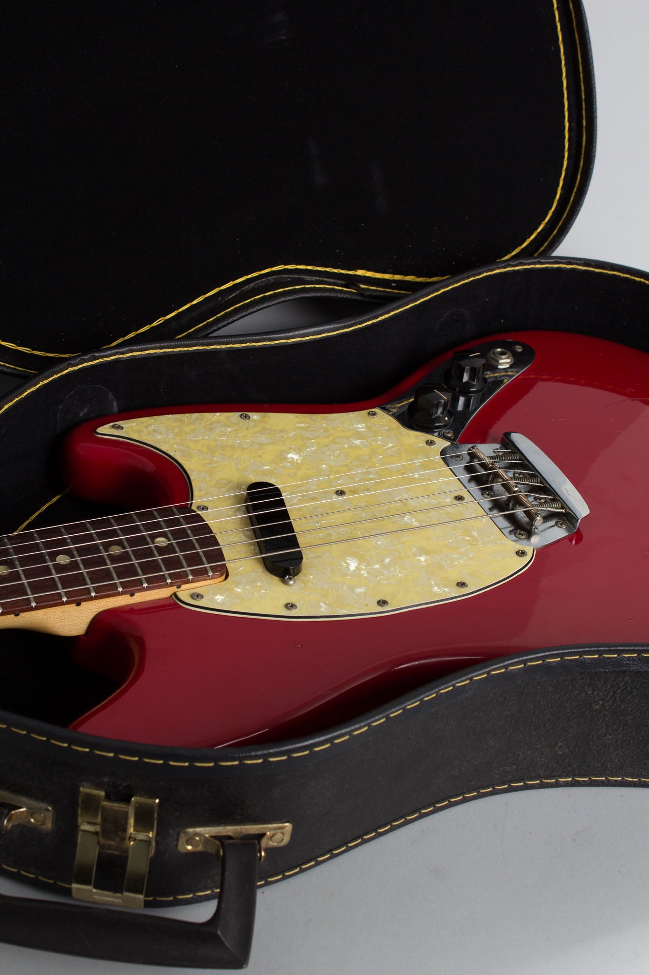 Fender Musicmaster Solid Body Electric Guitar (1971)