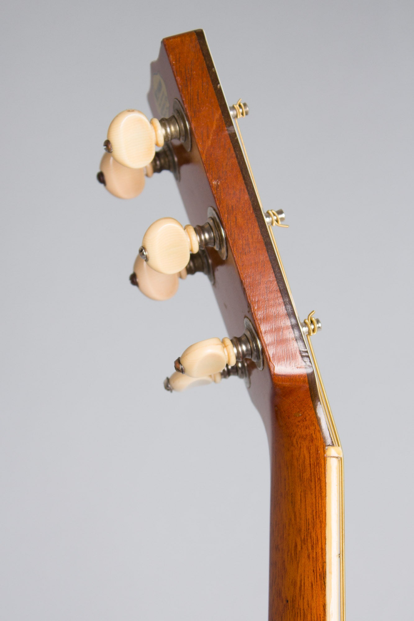 Weymann Jimmie Rodgers Model 890 Flat Top Acoustic Guitar (1931)