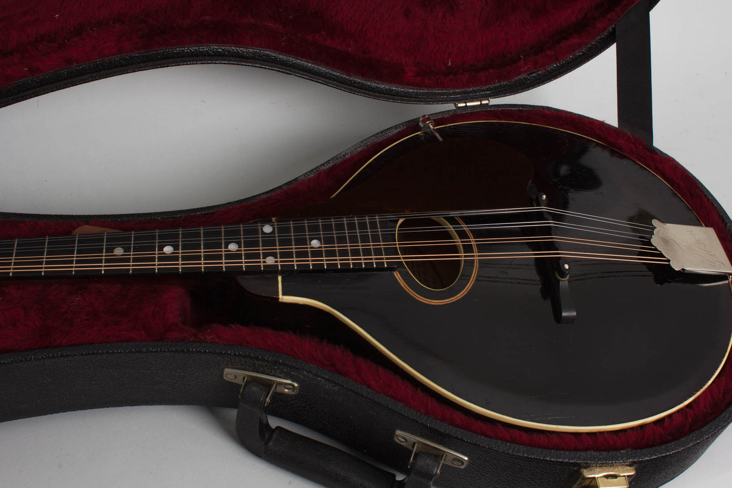 Gibson Style A Snakehead Carved Top Mandolin (1925)