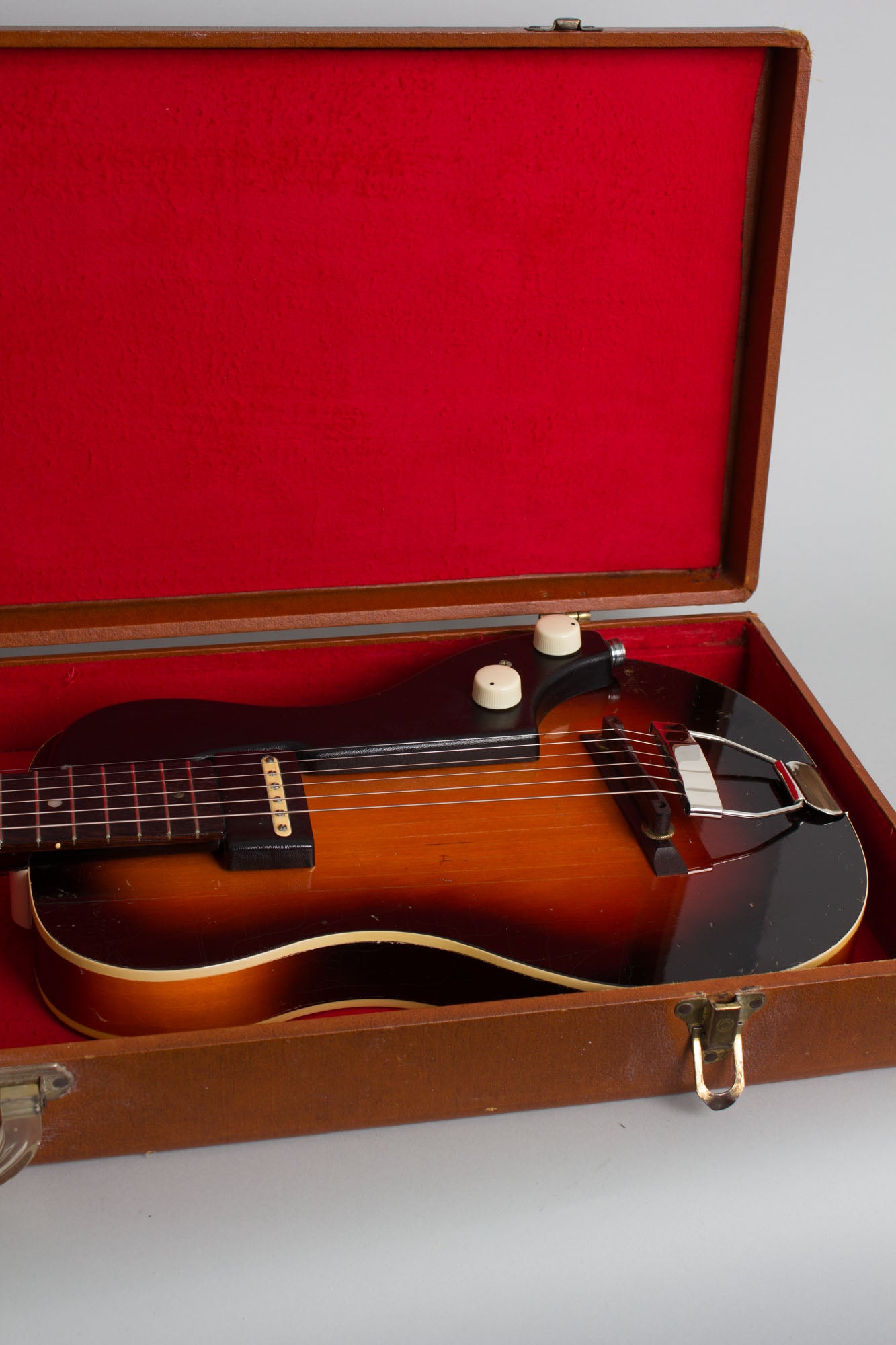 National Model 1122 Cosmopolitan Solid Body Electric Guitar (1953)