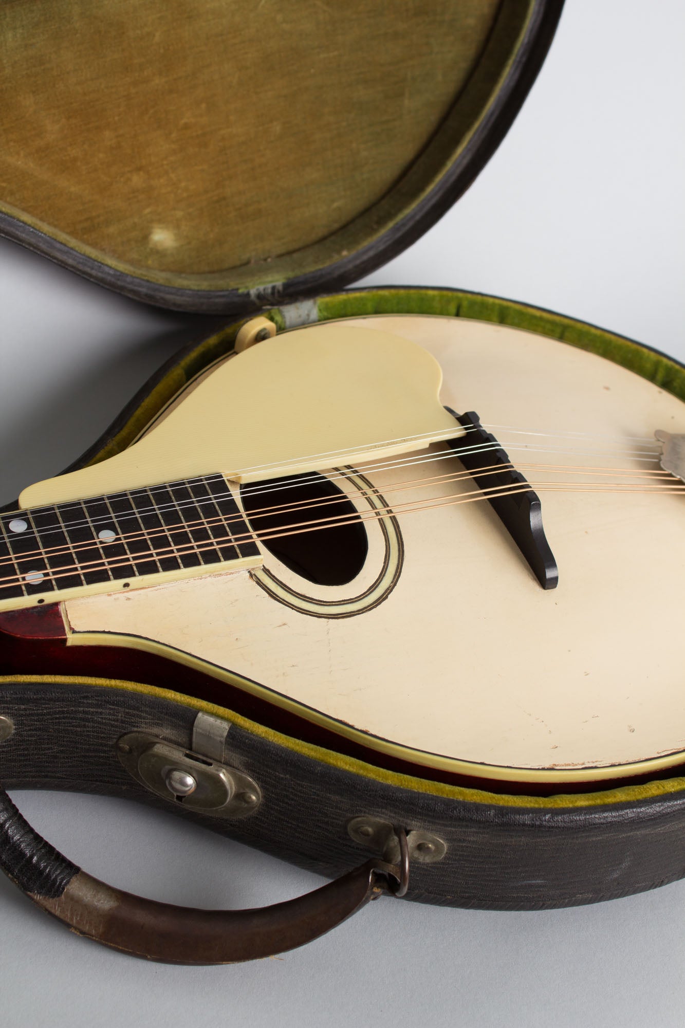 Gibson Model A-3 Carved Top Mandolin (1919)