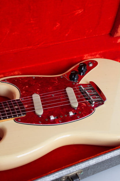 Fender Duo-Sonic II Solid Body Electric Guitar (1965)