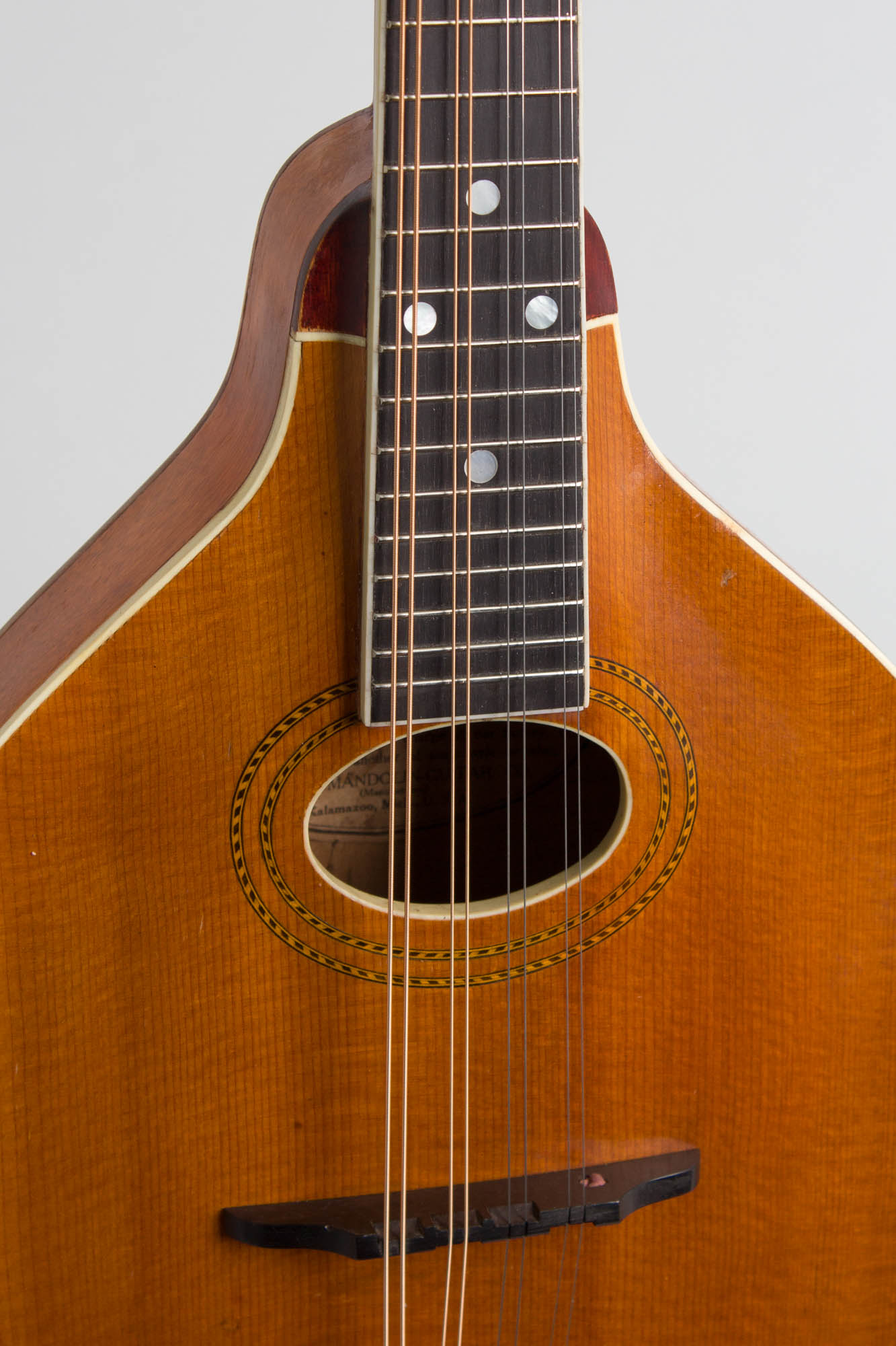 Gibson Style A-1 Carved Top Mandolin (1916)