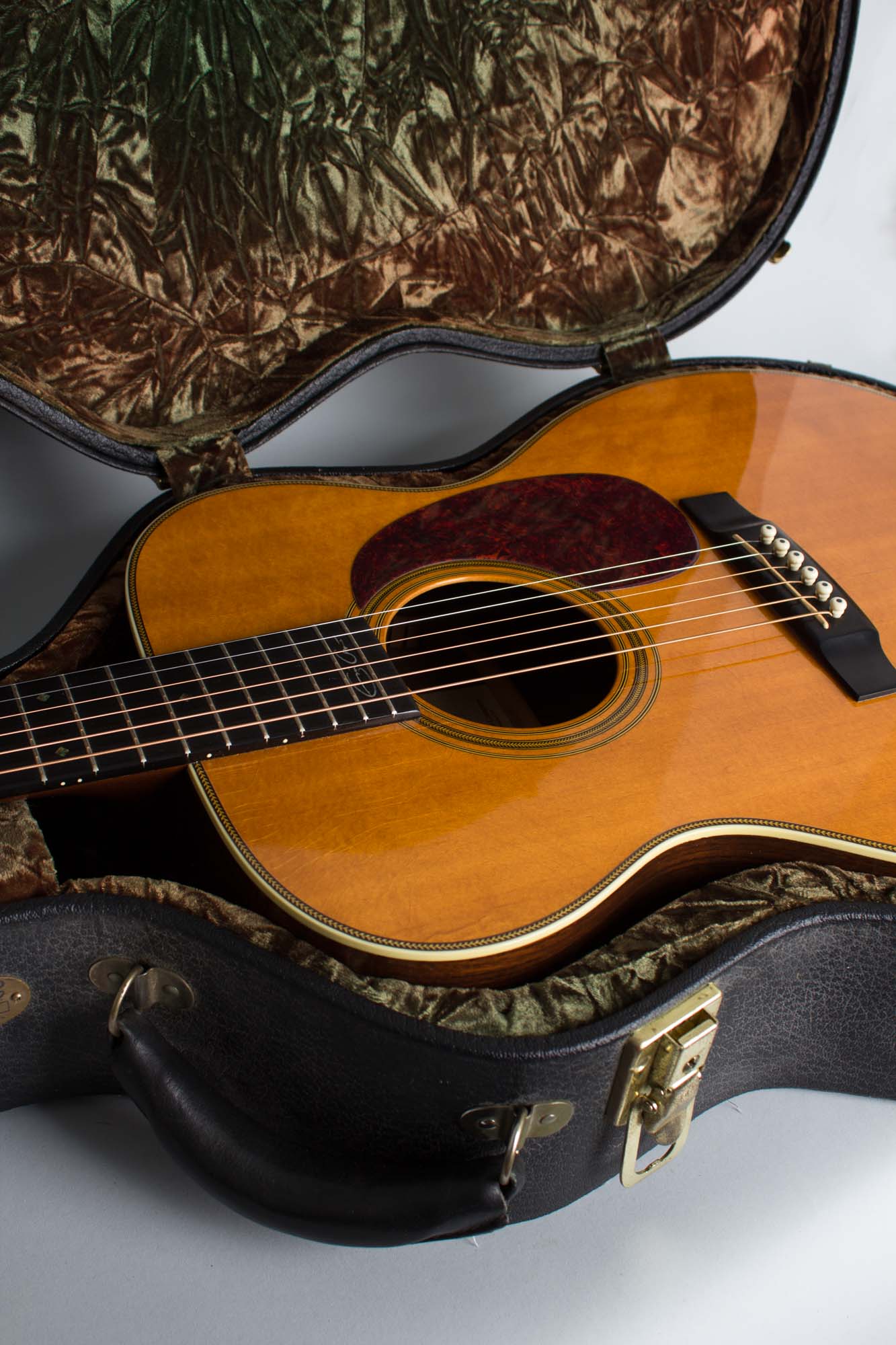 C. F. Martin 000-28 EC Eric Clapton Signature Flat Top Acoustic Guitar (1999)