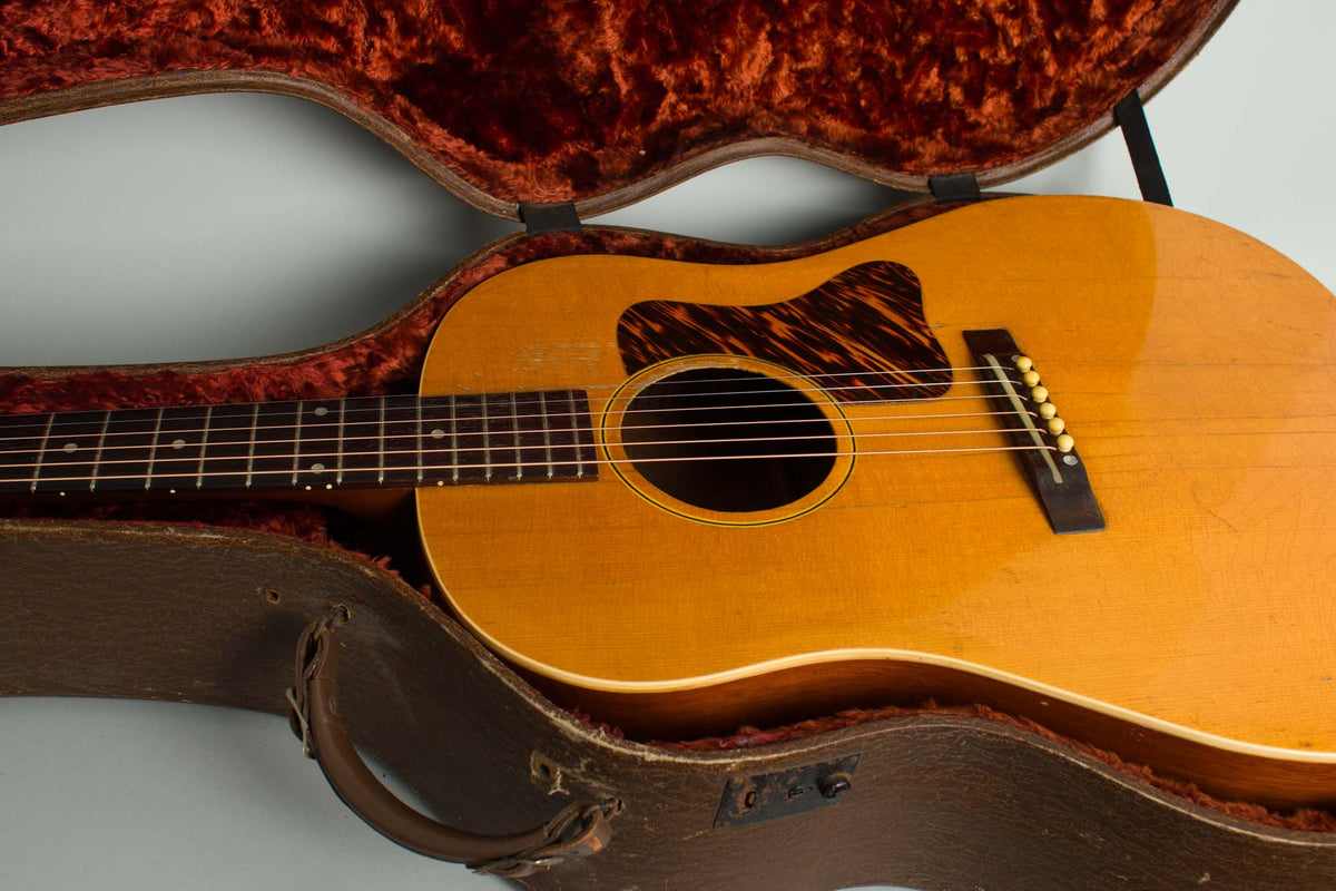 Gibson J-35 Flat Top Acoustic Guitar (1939)