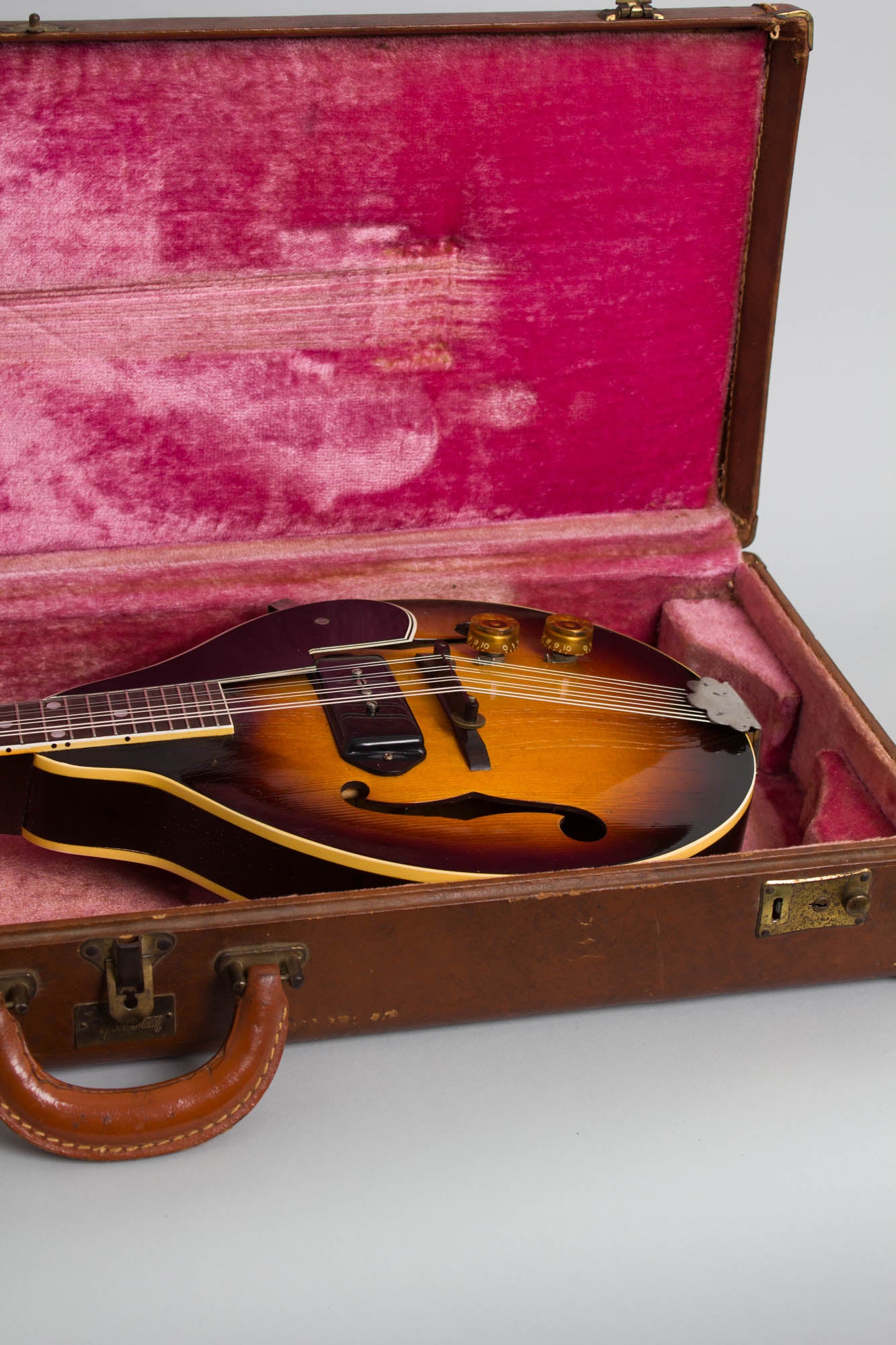 Gibson EM-150 Hollow Body Electric Mandolin (1955)