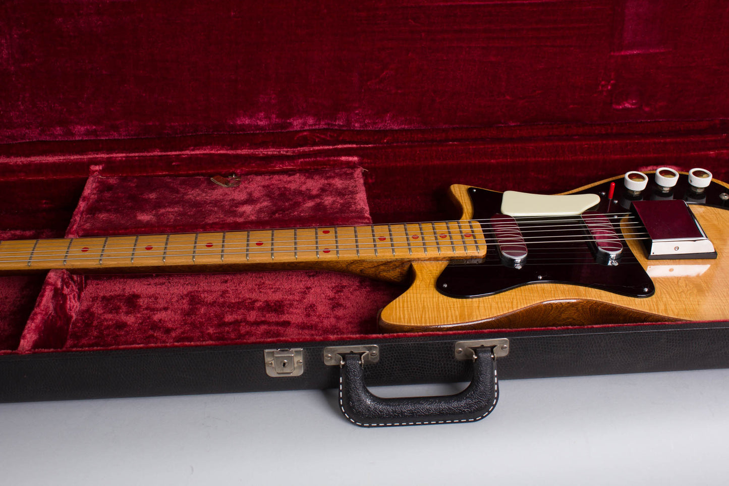 Fenton-Weill Hohner Zambesi 333 Solid Body Electric Guitar (1962)