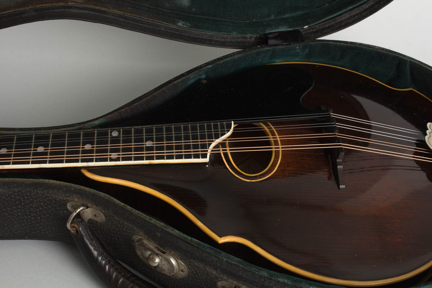 Bacon William Place Jr. Artist Model Carved Top Mandolin (1921)