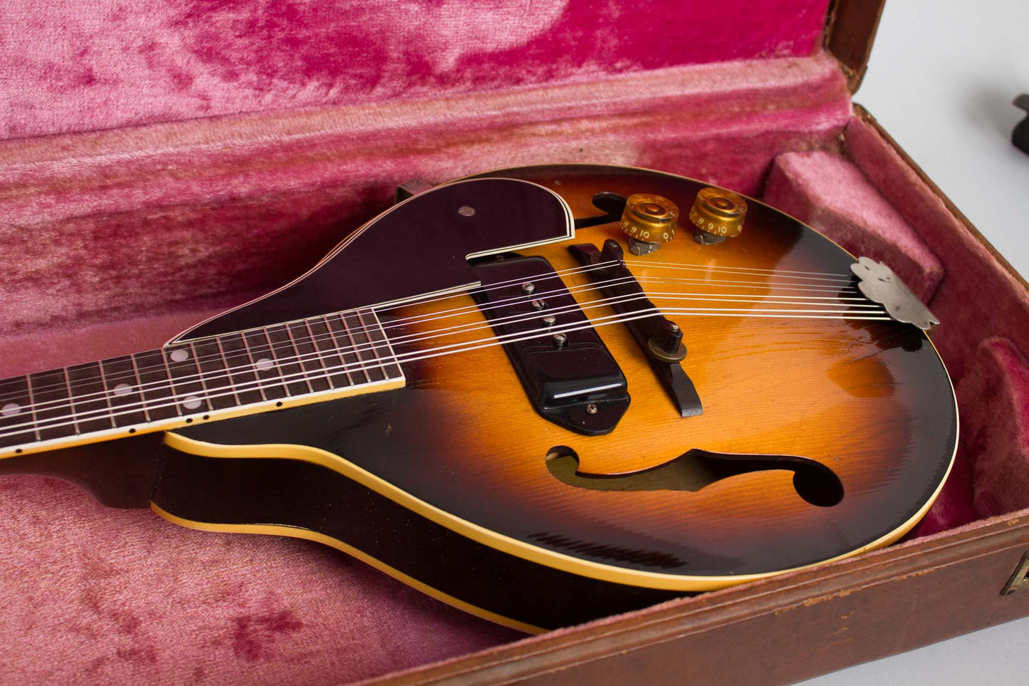 Gibson EM-150 Hollow Body Electric Mandolin (1955)