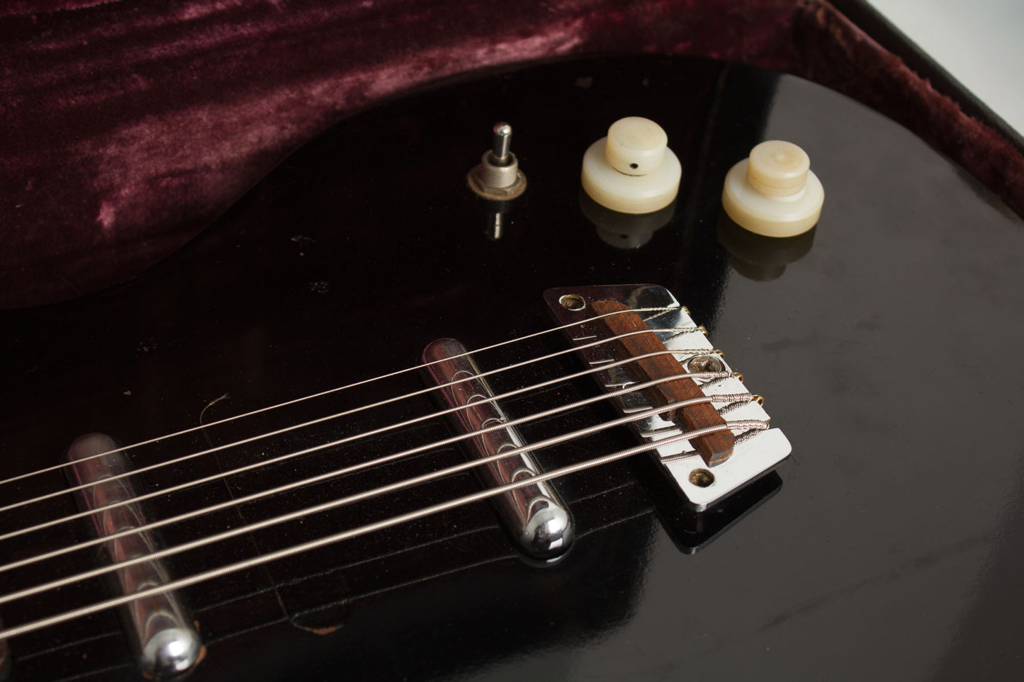Danelectro UB-2 Composite Electric 6-String Bass Guitar (1960)