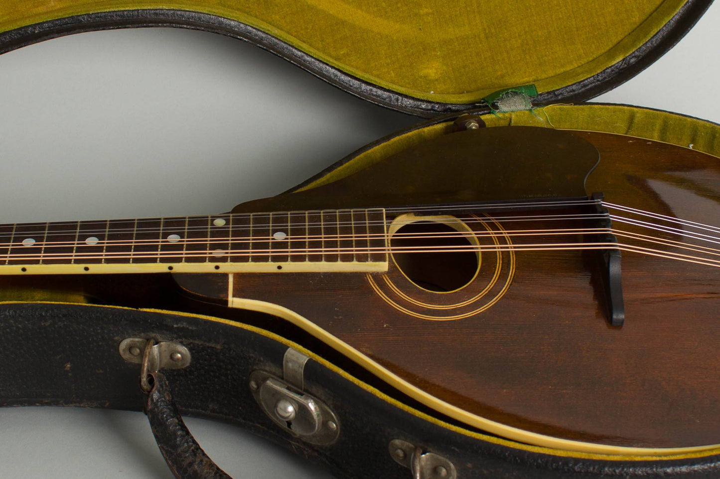 Gibson A-2 Carved Top Mandolin (1921)