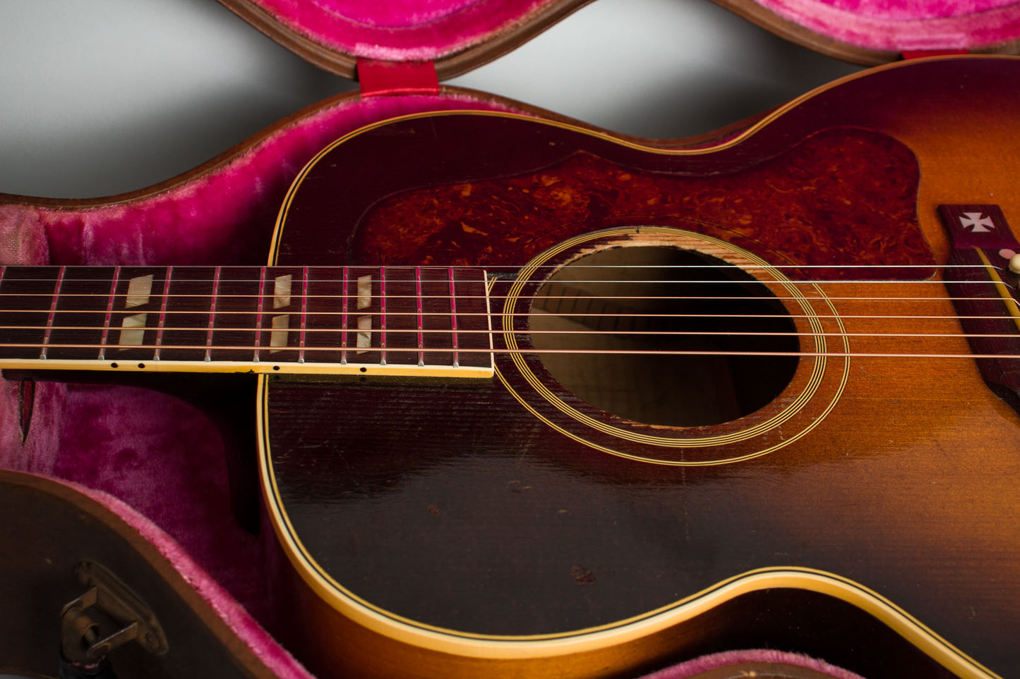 Gibson J-185 Flat Top Acoustic Guitar (1951)