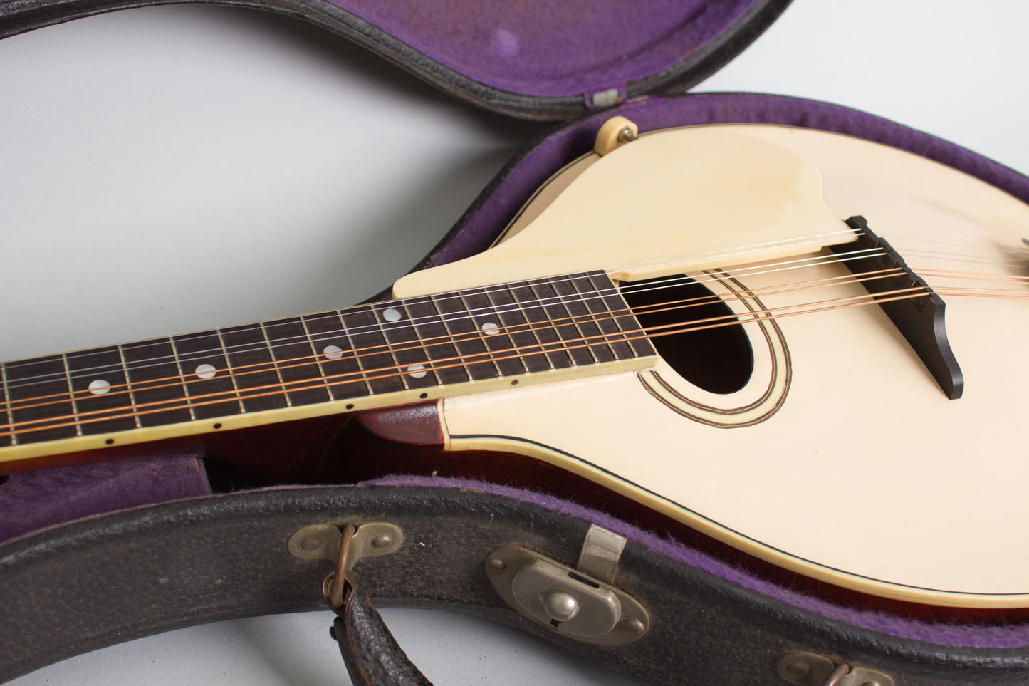 Gibson Model A-3 Carved Top Mandolin (1919)