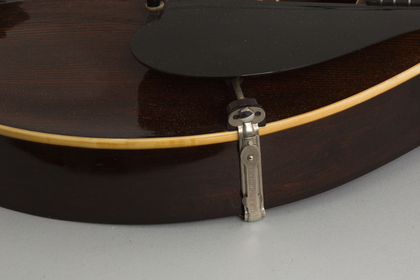 Gibson Style A Snakehead Carved Top Mandolin (1923)