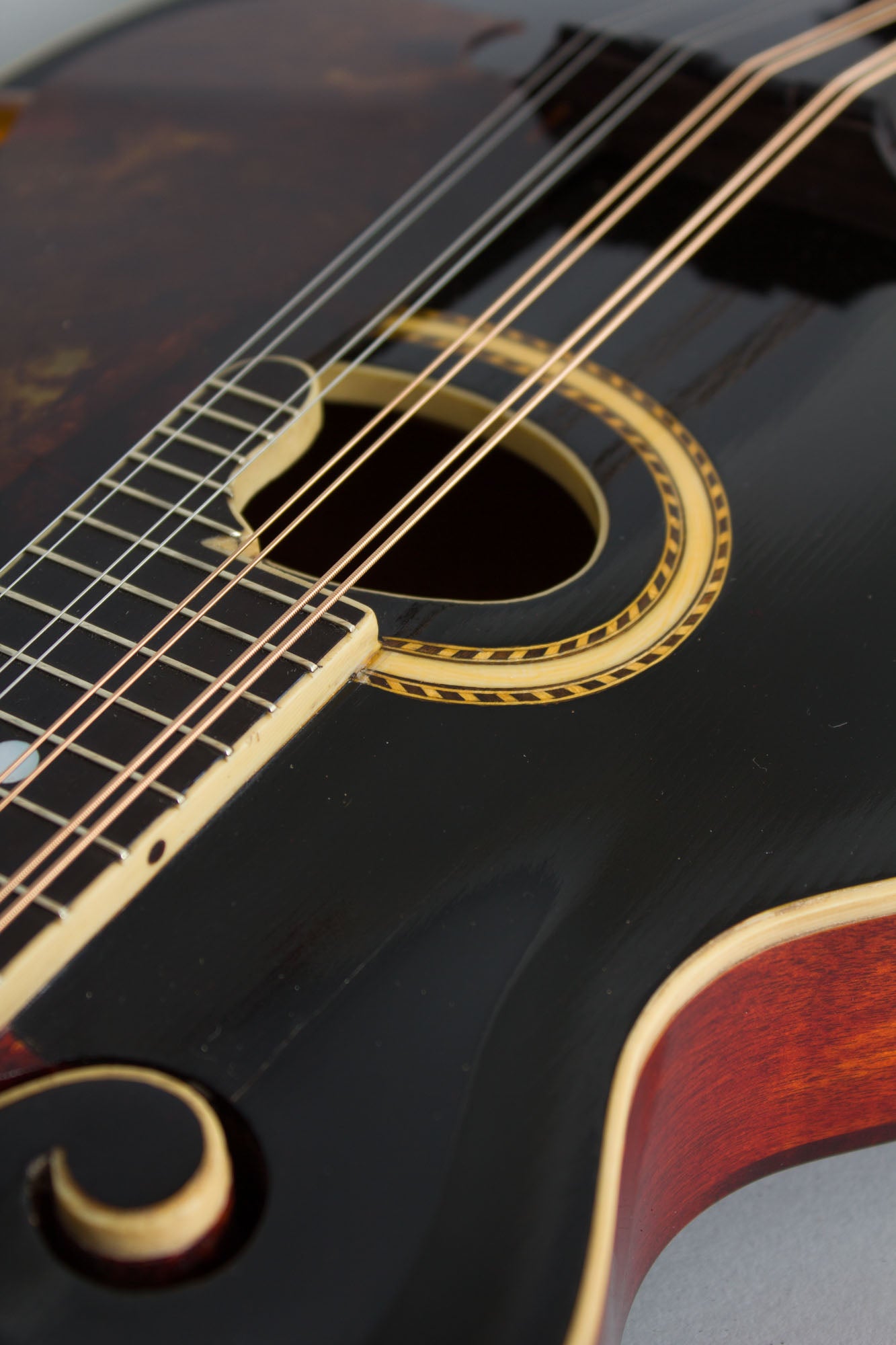Gibson F-2 Carved Top Mandolin (1912)