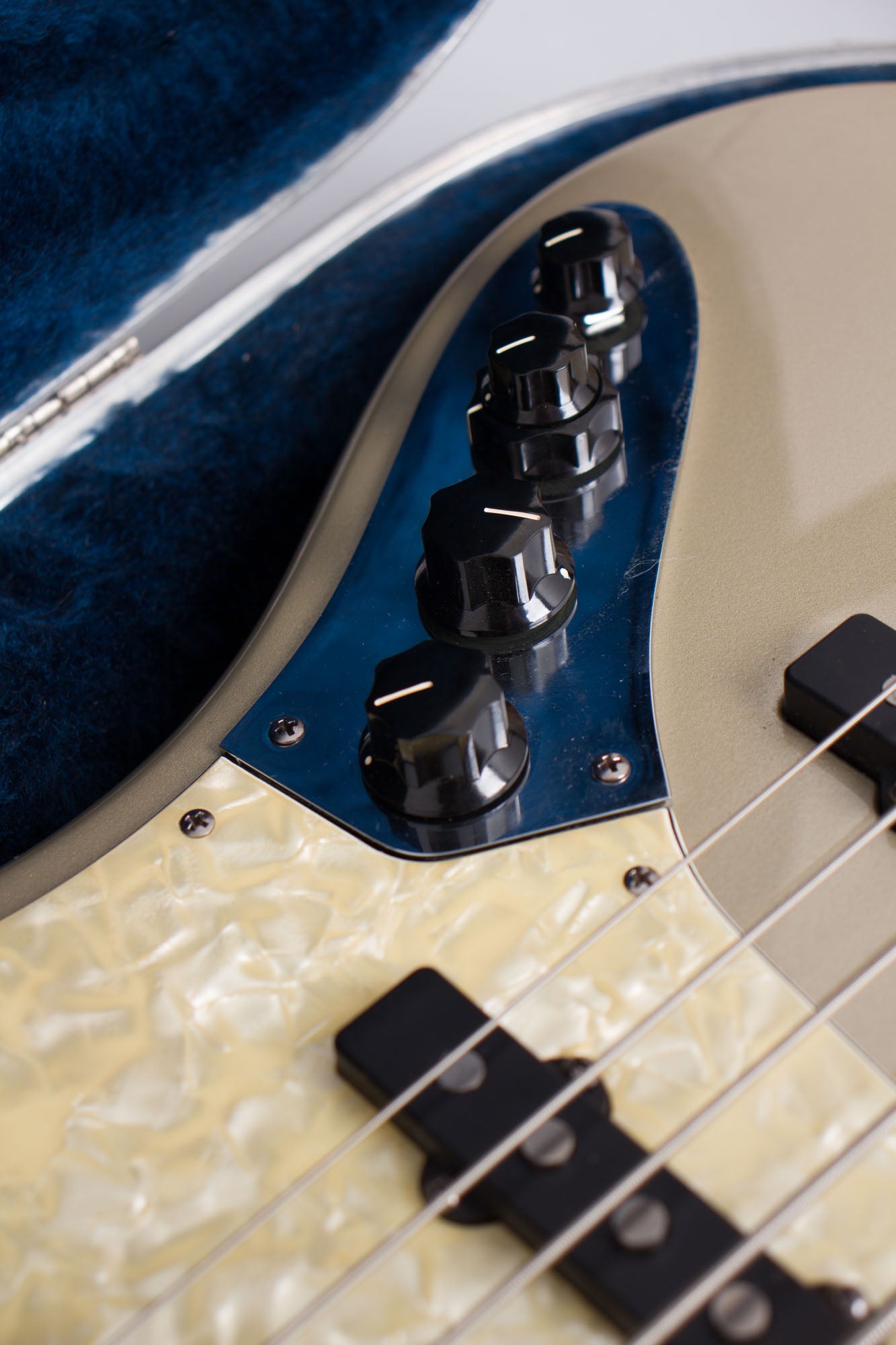 Fender American Deluxe Active Jazz Bass Electric 5-String Bass Guitar (1998)