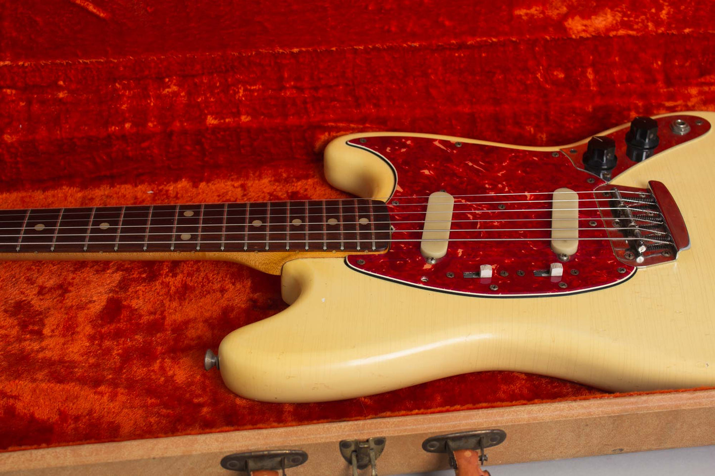 Fender Duo-Sonic II Solid Body Electric Guitar (1965)