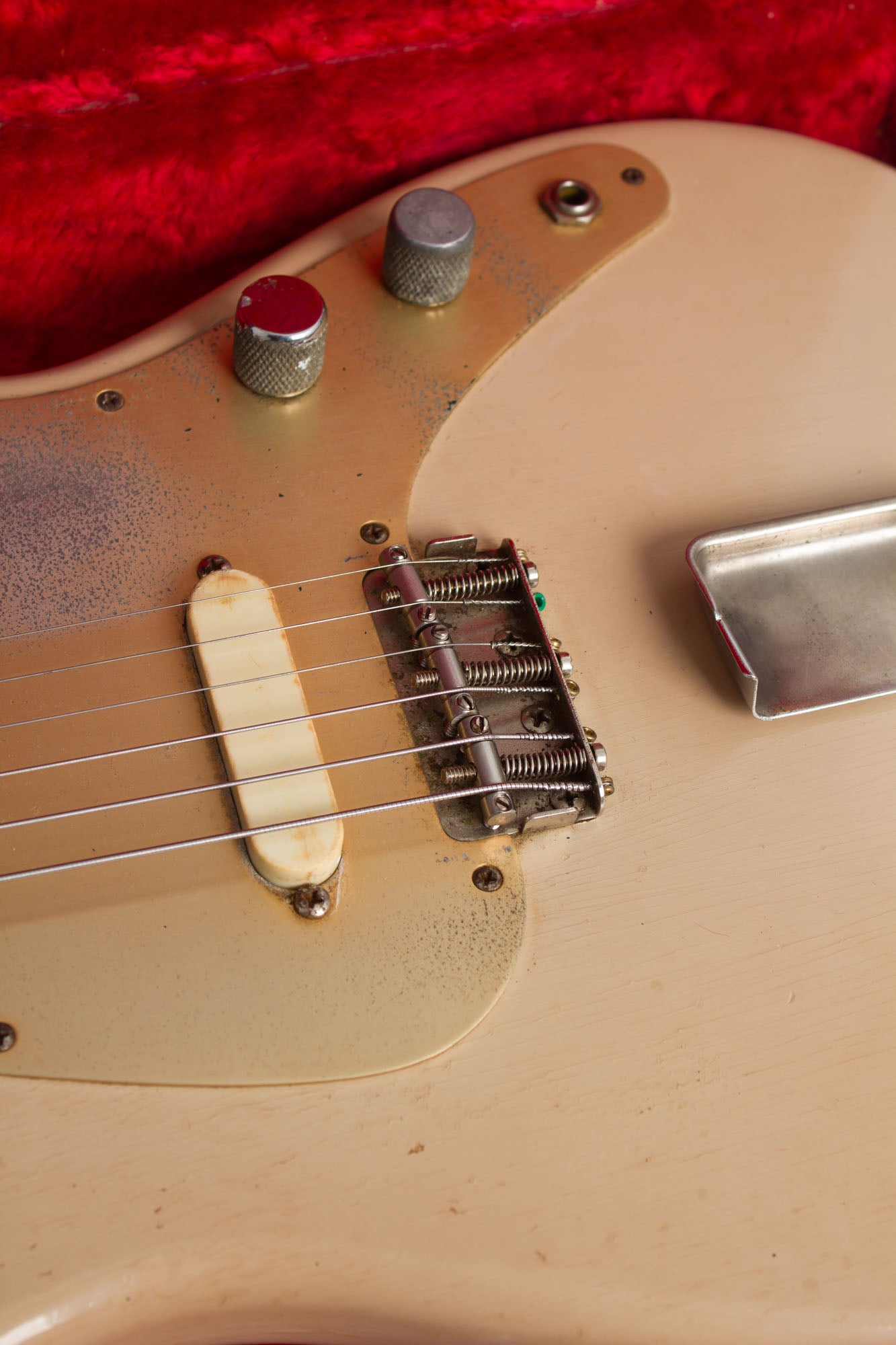 Fender Duo-Sonic Solid Body Electric Guitar (1957)