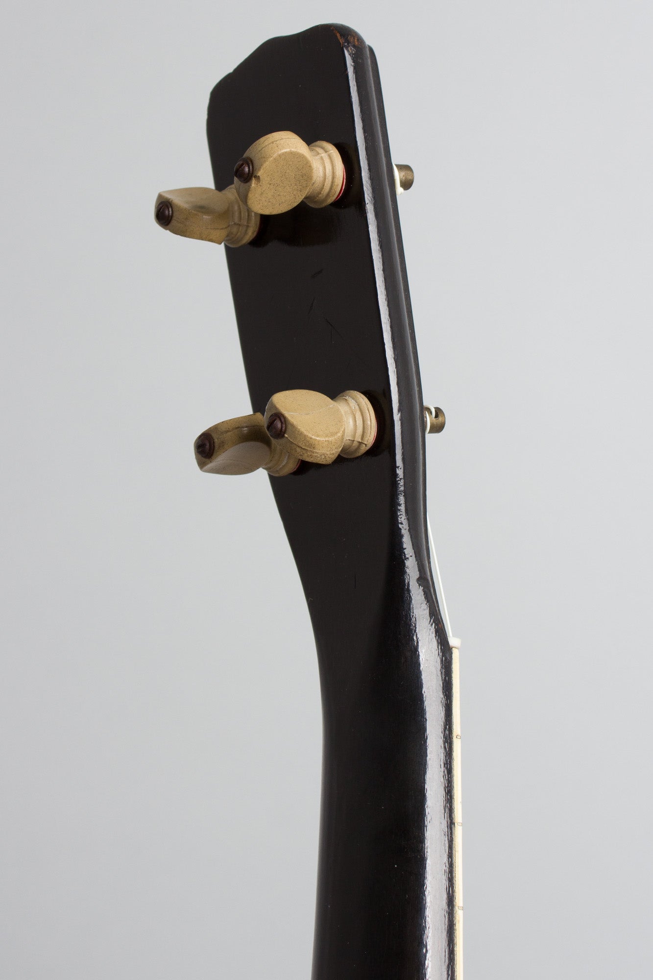 J. R. Stewart Company Le Domino Soprano Ukulele (1926)