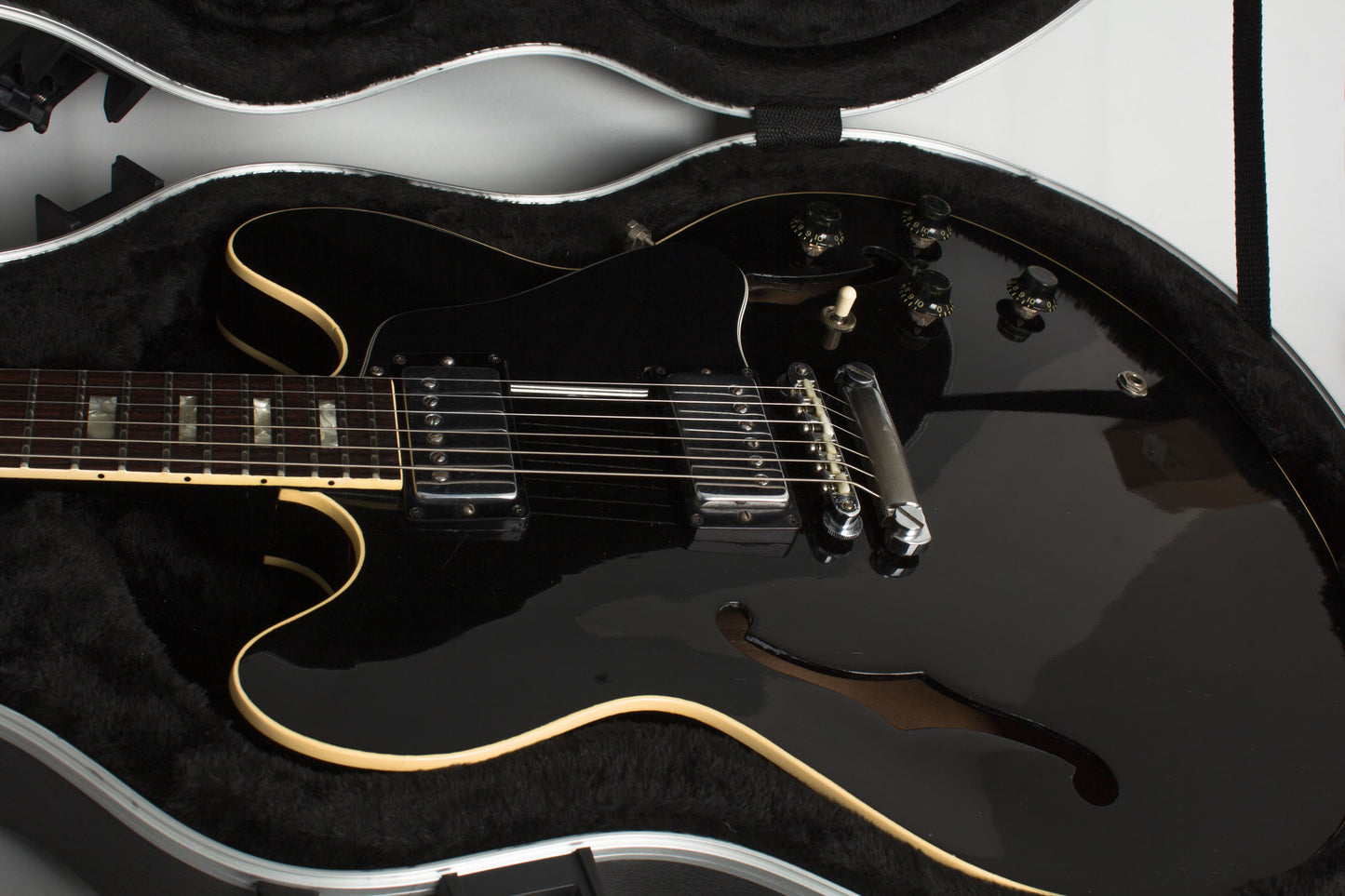 Gibson ES-335TD Semi-Hollow Body Electric Guitar (1969)