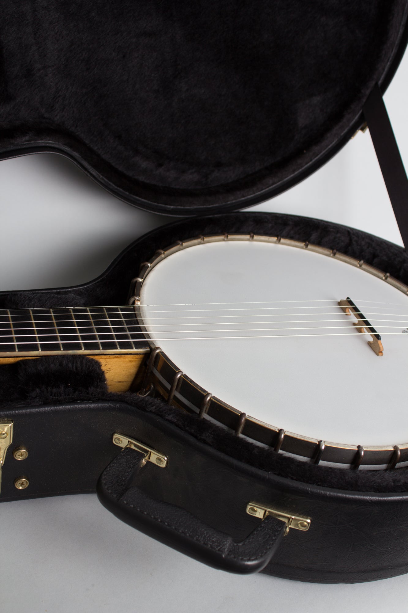 Vega Tu-Ba-Phone Guitar Banjo (1927)