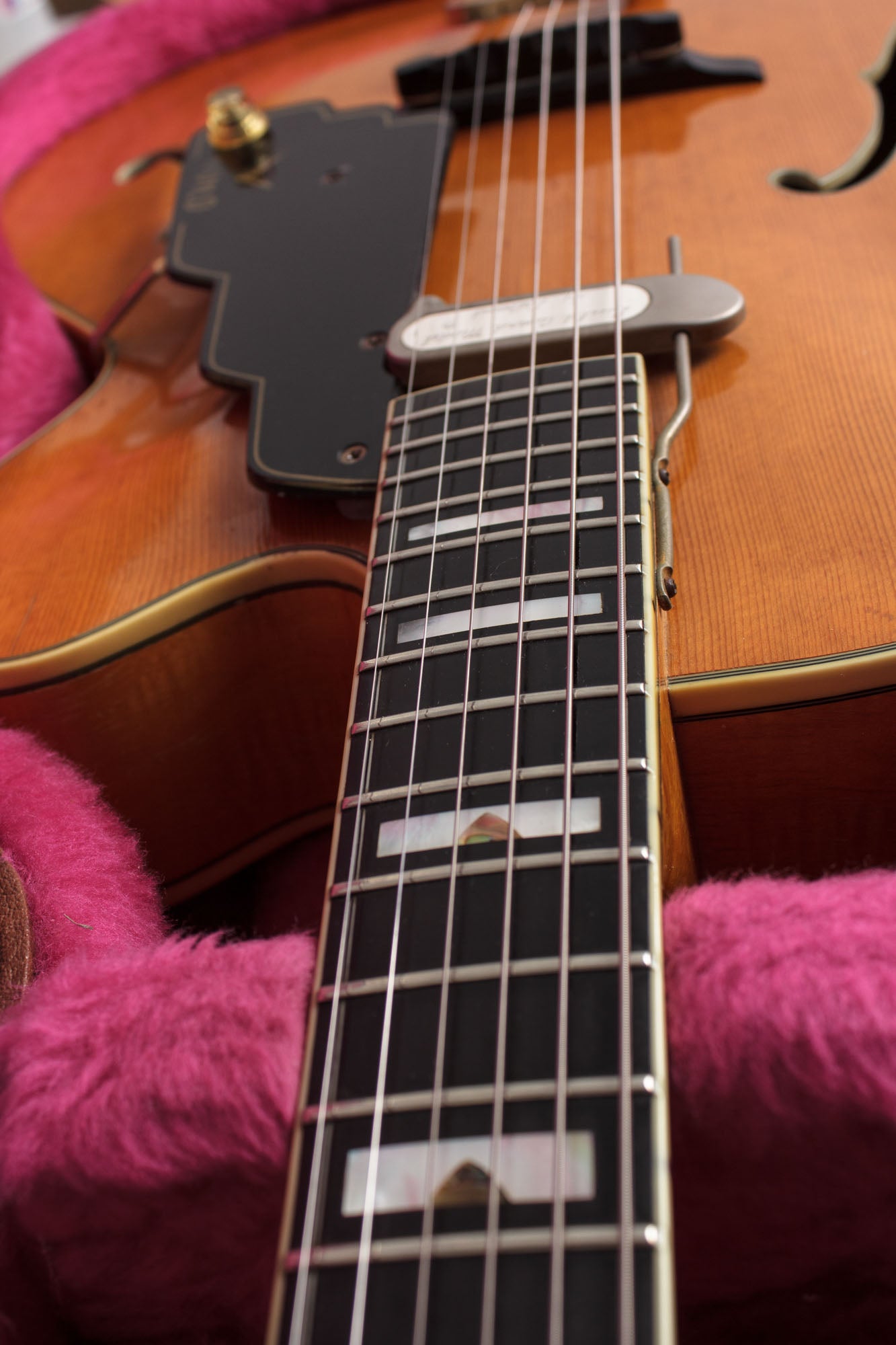 Guild Artist Award B w/floating DeArmond pickup Arch Top Acoustic Guitar (1961)