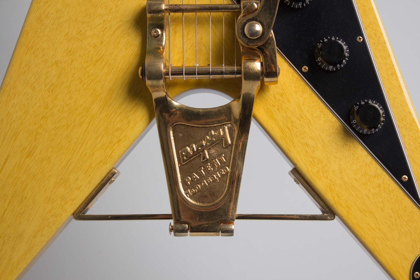 Gibson Flying V Lonnie Mack Solid Body Electric Guitar (1998)