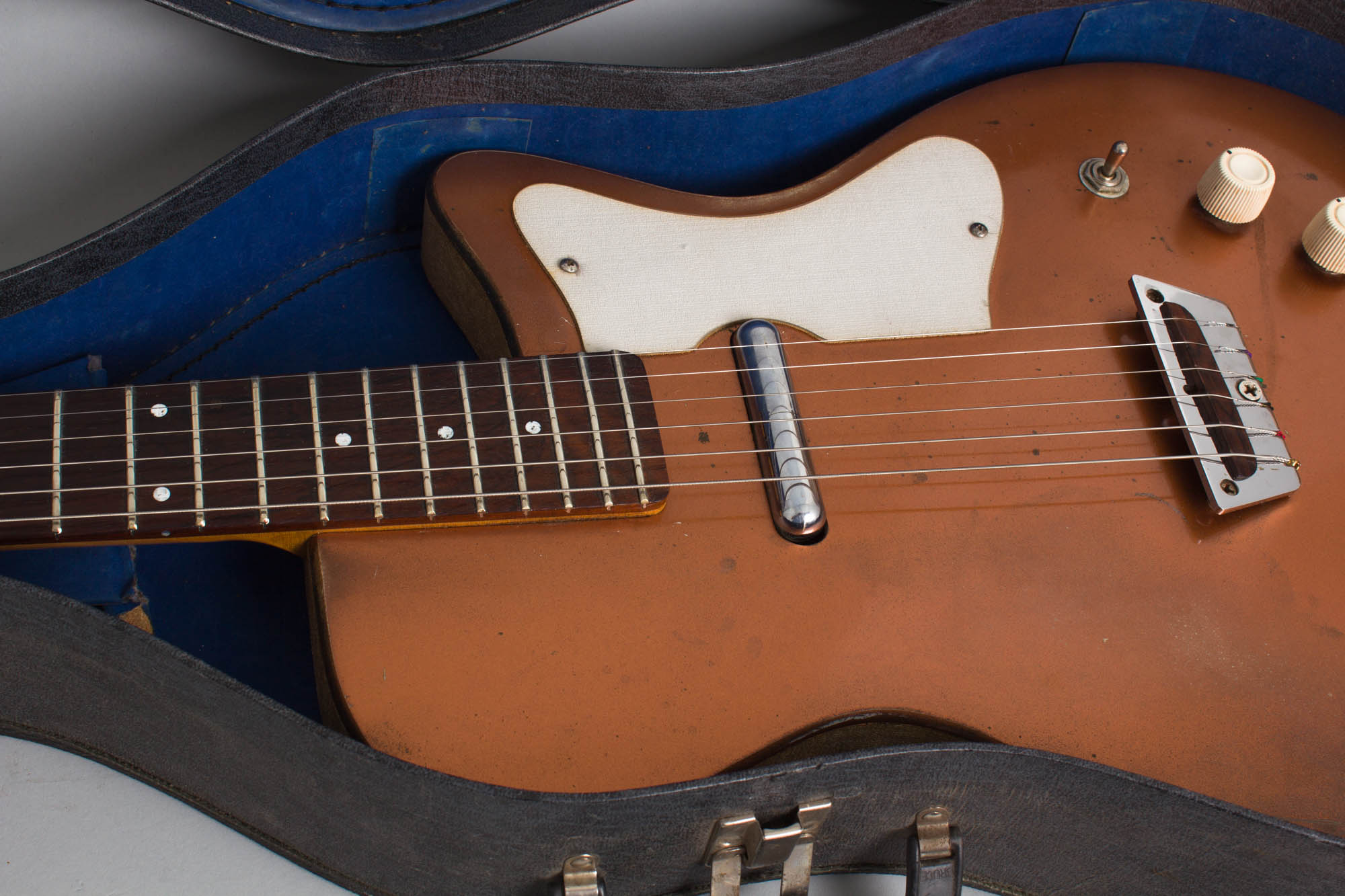 Danelectro Silvertone Model 1415L Semi-Hollow Body Electric Guitar