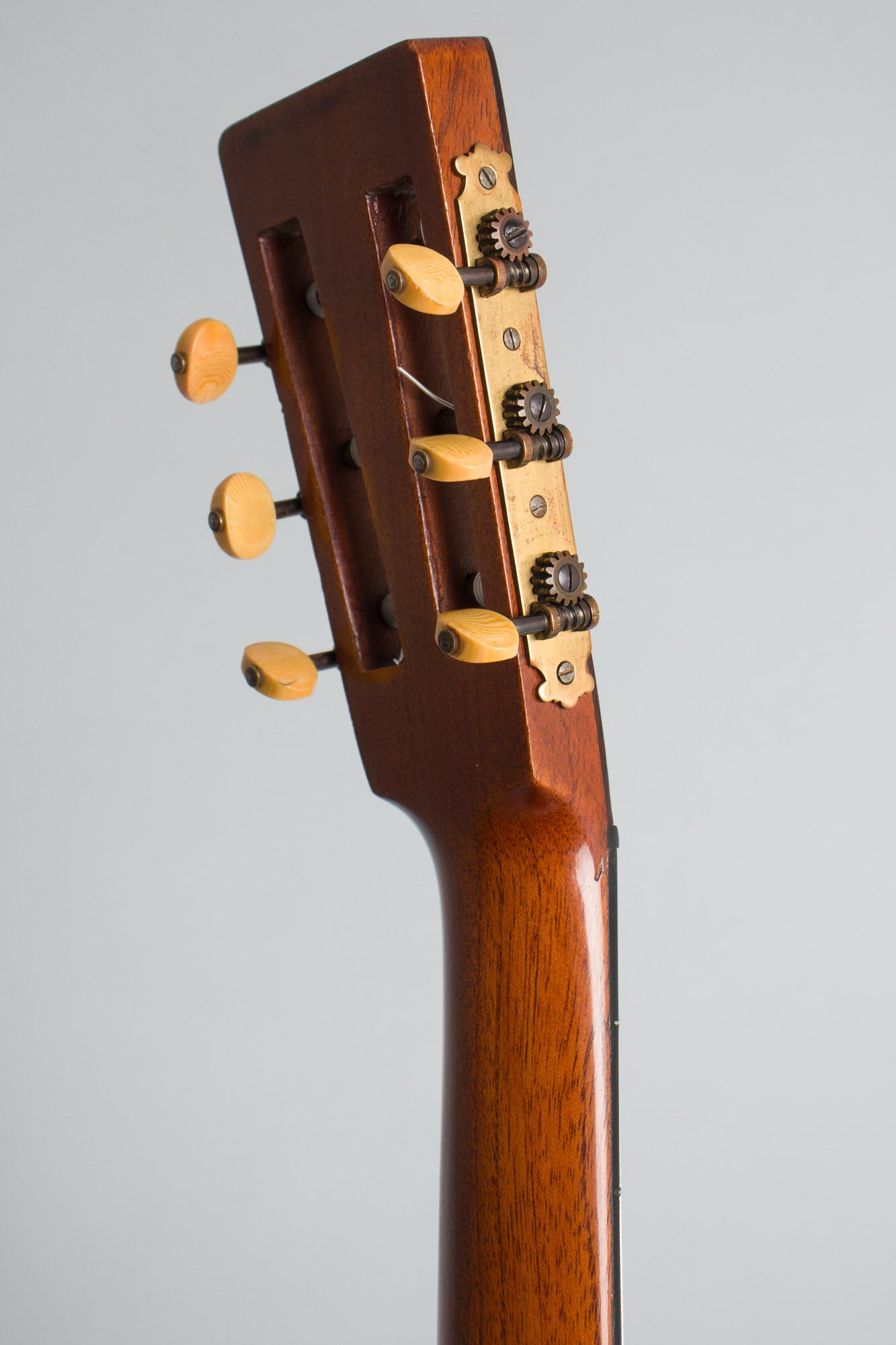 Washburn Style 101 Flat Top Acoustic Guitar (1888)