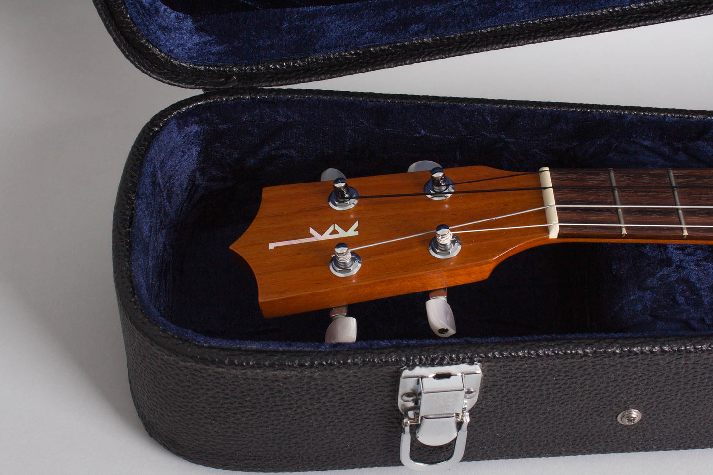 Kamaka HF-4 Baritone Ukulele (2015)